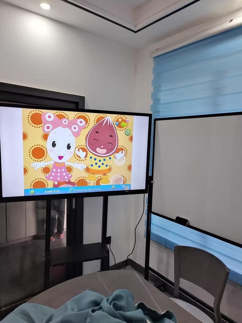 86'' Smart Board, 4K UHD Interactive Touchscreen Whiteboard, Android13 Wireless Smartboard for Classroom Home Office Studio customer photo 1