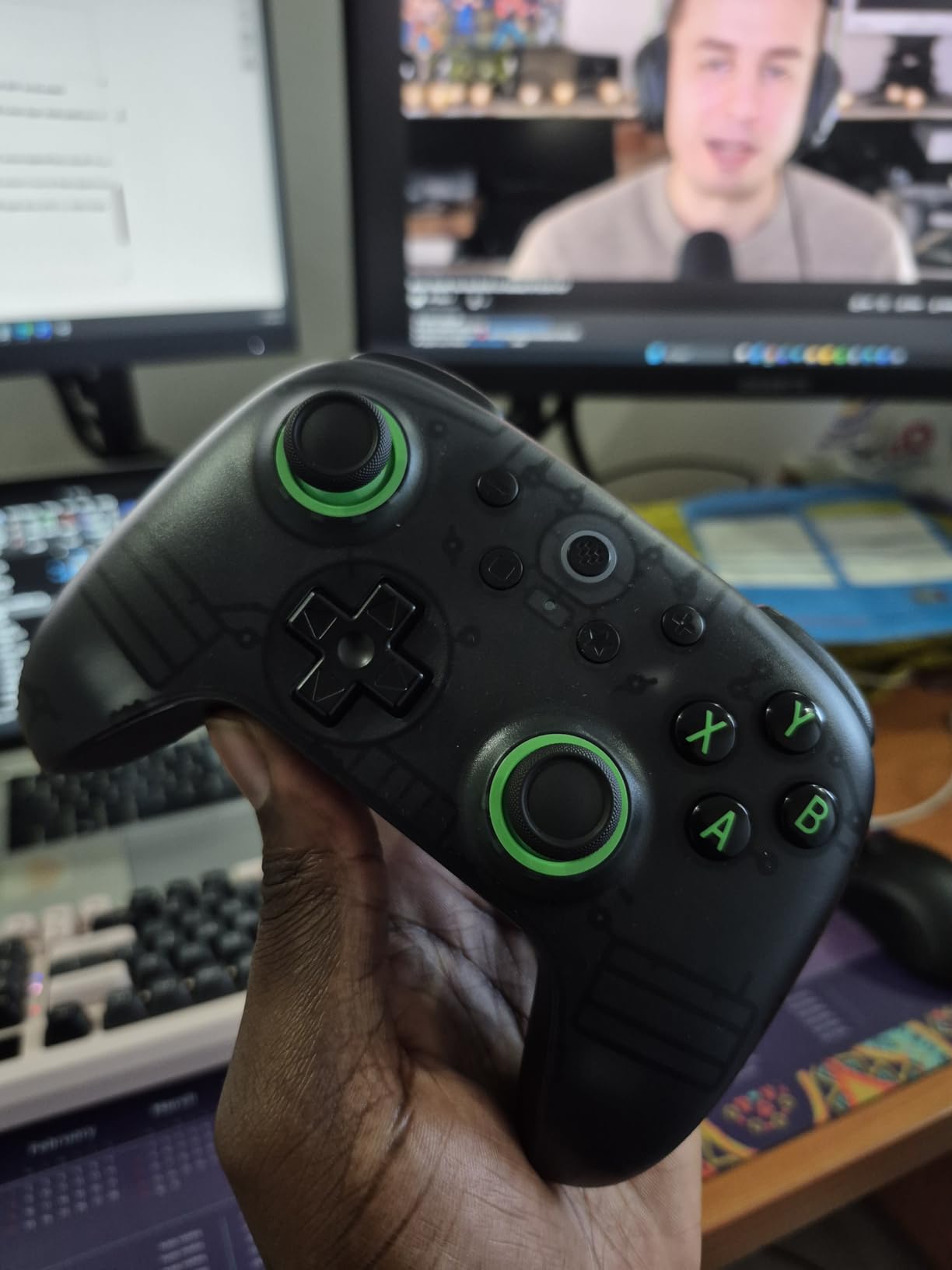 8BitDo Ultimate 2C Wireless Controller for Windows PC and Android, with 1000 Hz Polling Rate, Hall Effect Joysticks and Triggers, and Remappable L4/R4 Bumpers (Green) customer photo 2