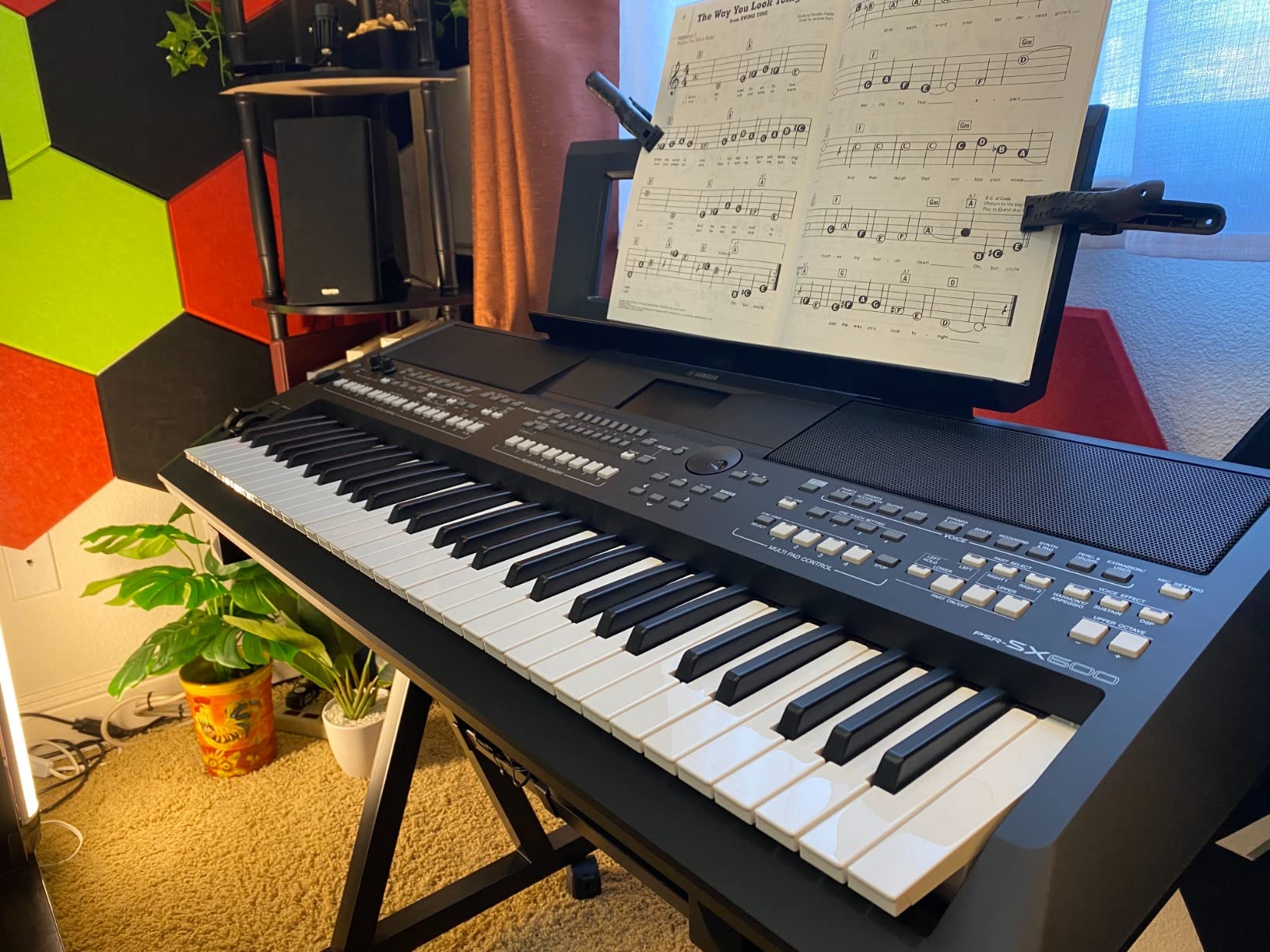 61-Key Arranger Keyboard, Multiple Styles and Voices, Assignable Live Control Knobs PSRSX720 customer photo 1
