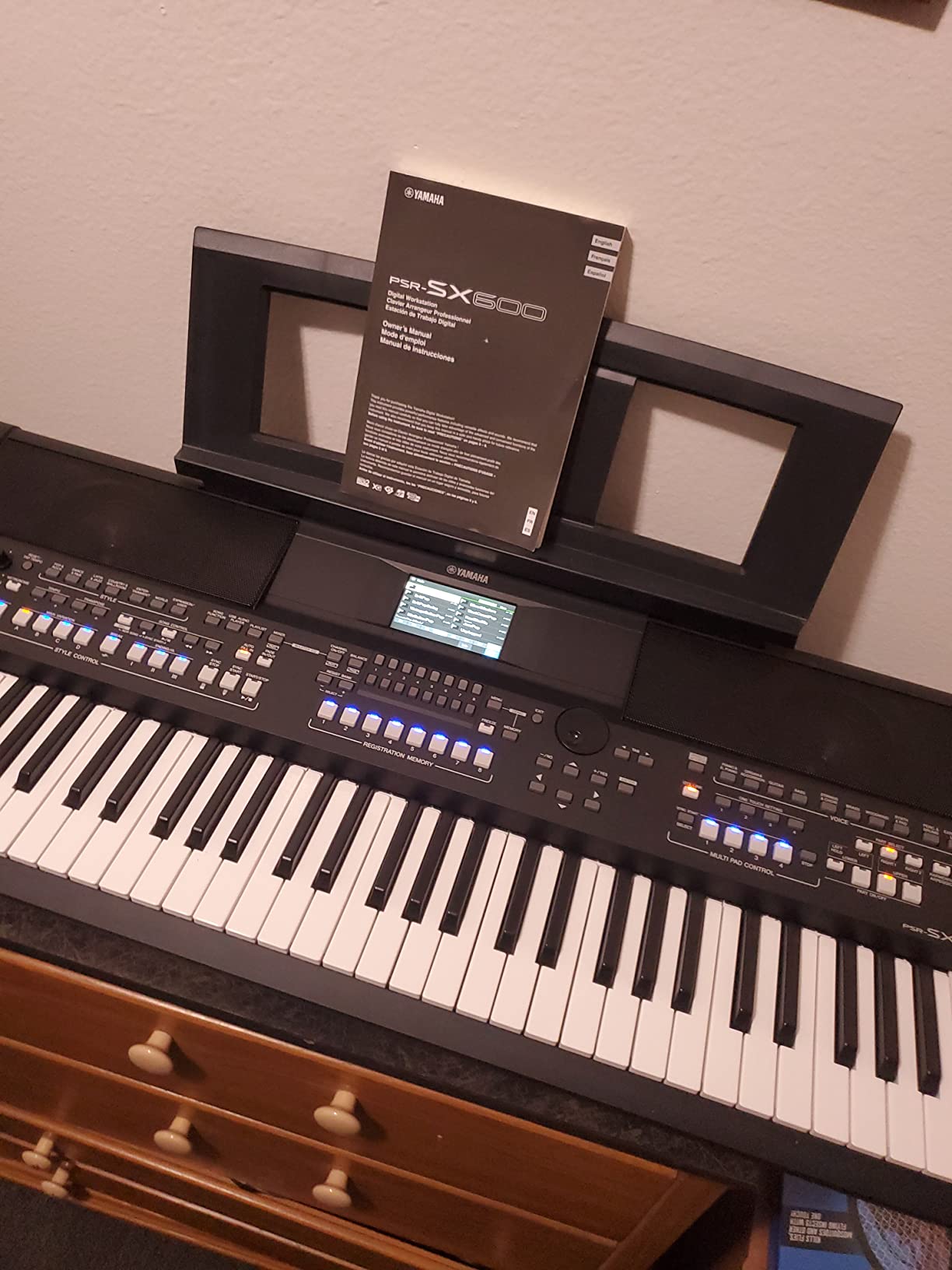 61-Key Arranger Keyboard, Multiple Styles and Voices, Assignable Live Control Knobs PSRSX720 customer photo 2
