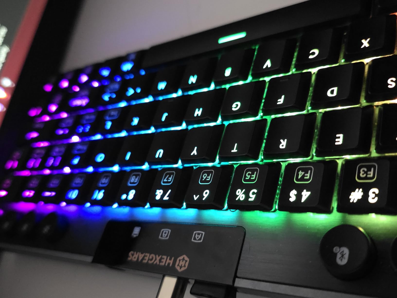 Hexgears Immersion A3 Low-Profile Wireless Mechanical Keyboard, TKL Hot-Swappable Aluminum Gaming Keyboard, BT5.0/2.4GHz/USB-C Tactile Switches, RGB Backlit, TFT Screen & 5800mAh Battery for Pc/Mac customer photo 2