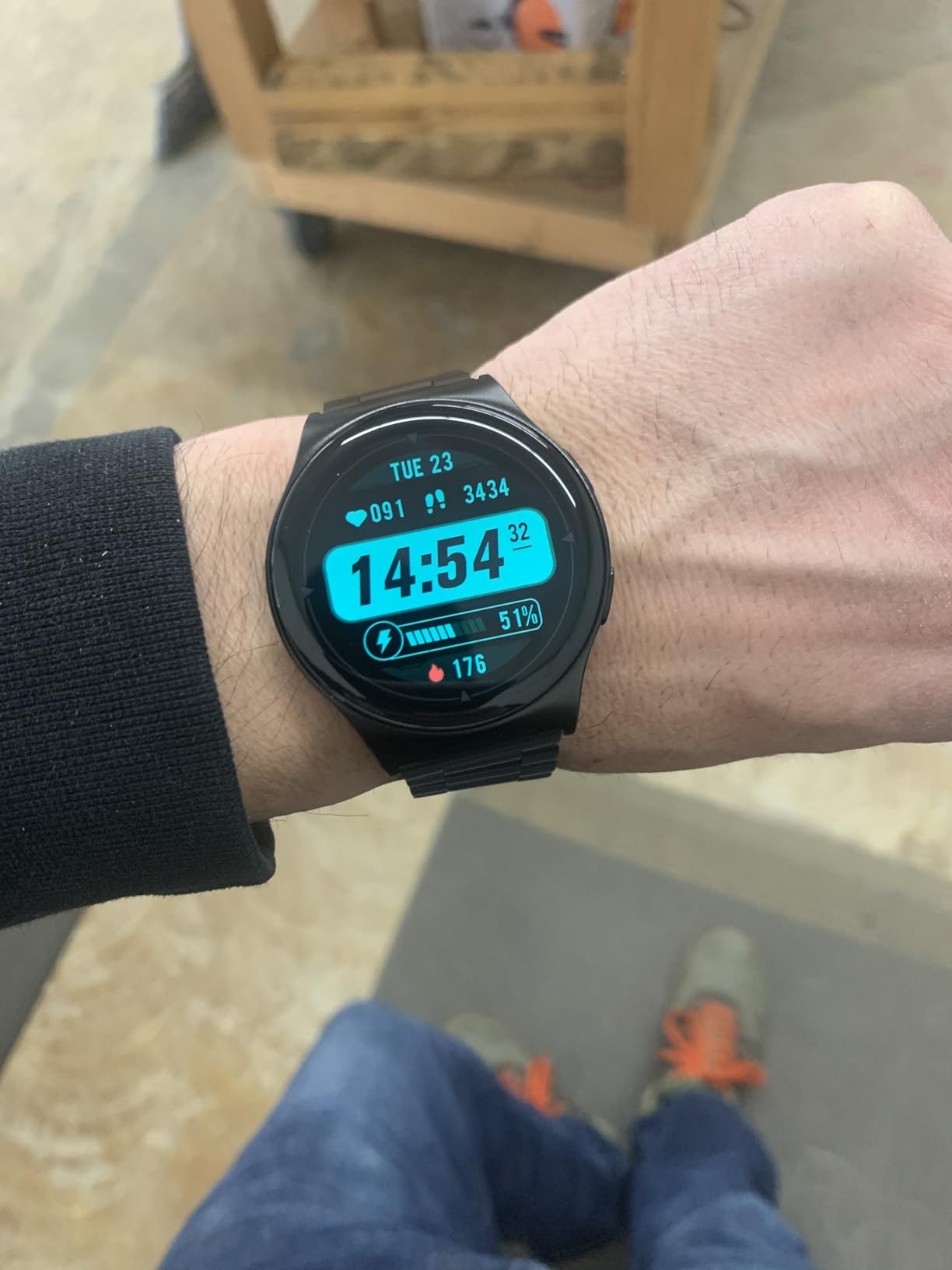 Motorola Moto Watch 120 - Premium Bluetooth Smartwatch with AMOLED Display, 10-Day Battery, Heart Rate & SpO2 Tracking, Fitness & Health Monitoring, Compatible with Android and iPhone - Phantom Black customer photo 2