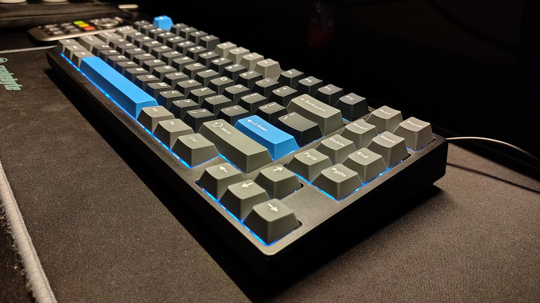 Kisnt KN85 Wireless Mechanical Keyboard, 75% Layout, Bluetooth/2.4GHz/USB-C, Custom RGB Backlit, Hot-Swappable Linear Switch, Creamy Sound for Gaming/Typing (Retro Beige) customer photo 2