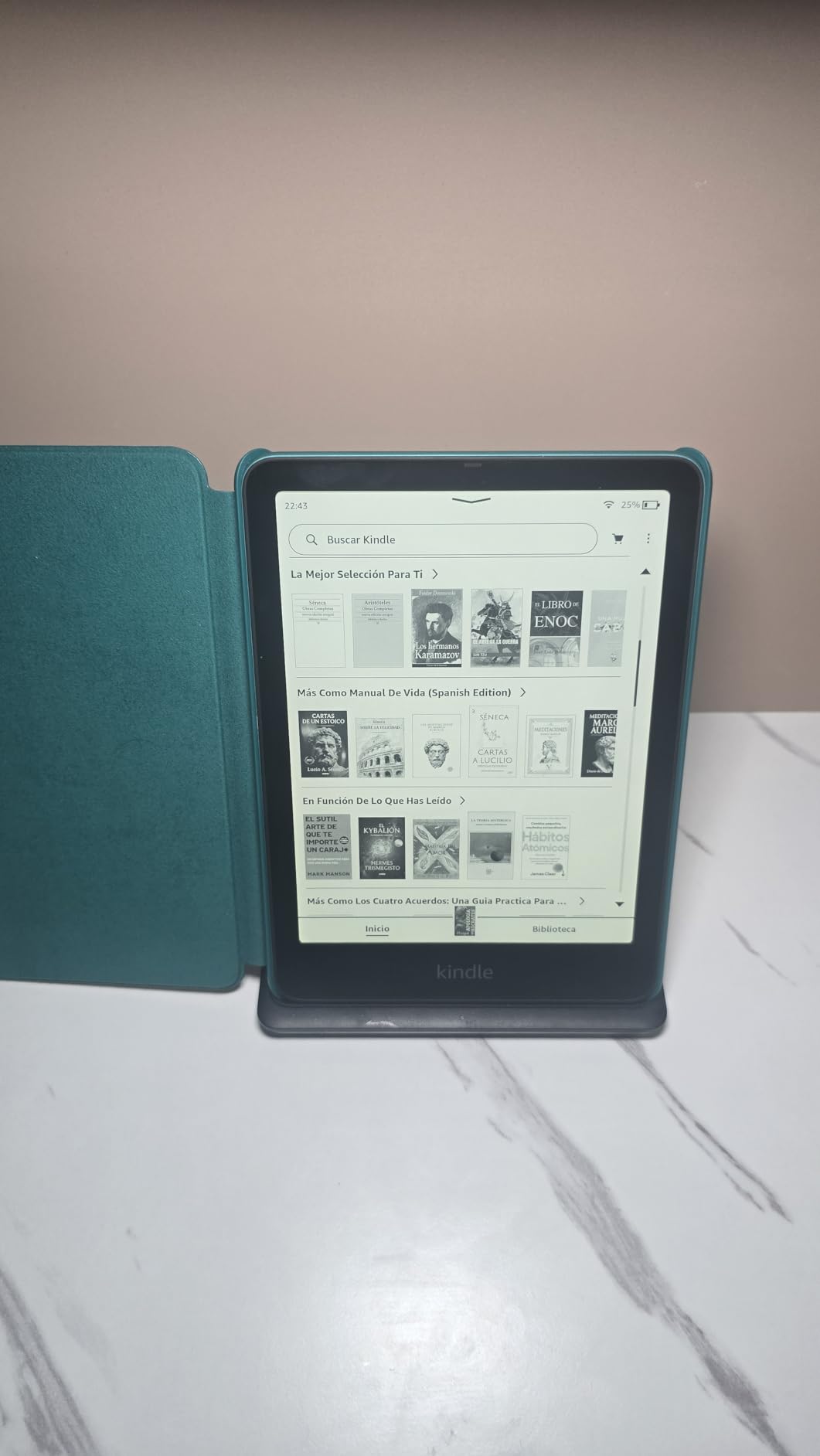 Kindle Paperwhite Bundle: Includes, Amazon Kindle Paperwhite Signature Edition 32GB | Raspberry, Fabric Cover| Raspberry & Wireless Charging Dock customer photo 2