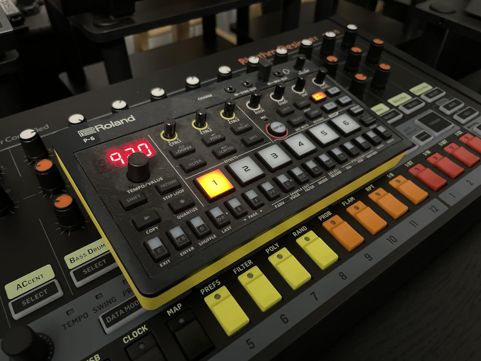 Roland AIRA Compact P-6 Creative Sampler with Granular Sound Design customer photo 1