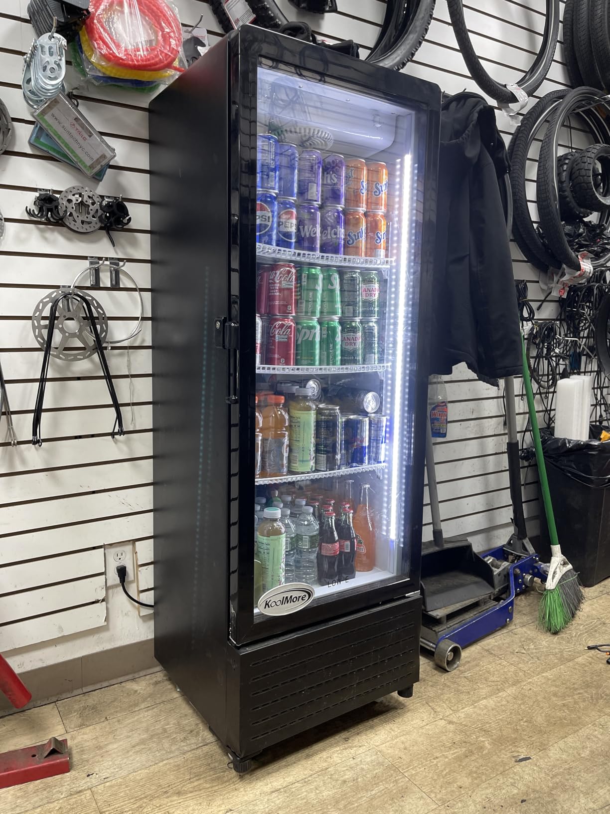 KoolMore 26 in. Commercial Glass Door Merchandiser Refrigerator with LED Lights, 15 cu. ft. in Black, ETL Listed (KM-MDR-1GD-15C) customer photo 1