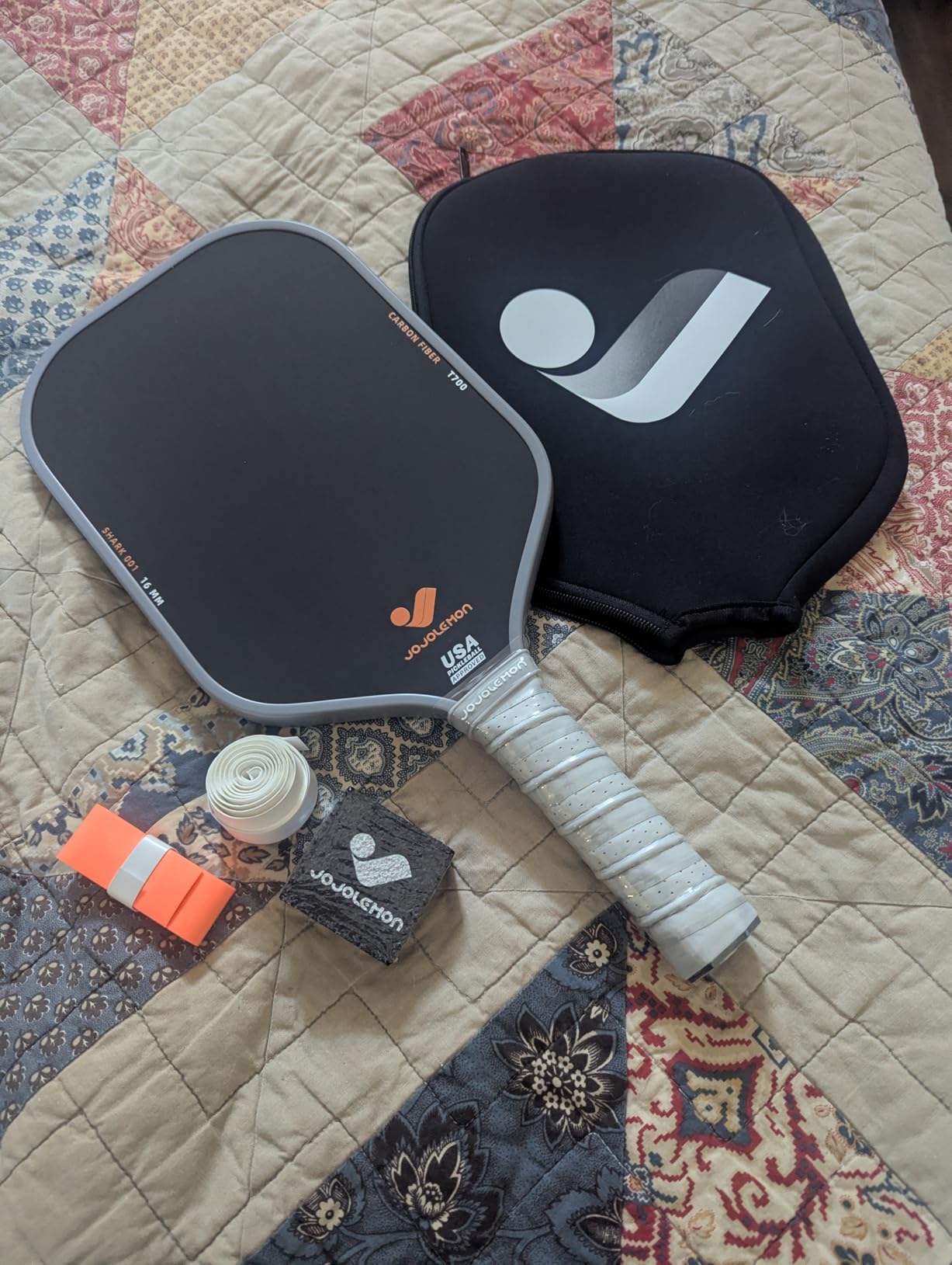 JOJOLEMON Pickleball Paddles, Carbon Fiber Pickleball Paddle with a 16mm Shark Power Polymer Core, The Pickleball Rackets Designed for Ultimate Spin & Consistency customer photo 1