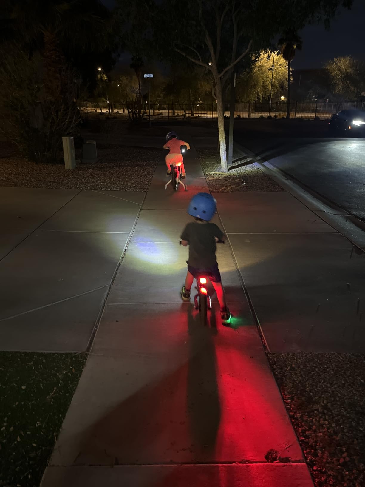 Akale Bike Lights Set, Rechargeable Bicycle Lights Front and Rear, 4 Light Mode Options, Bike Headlight, IPX4 Waterproof, Easy to Install for Men Women Road ( 2 Pack ) customer photo 2