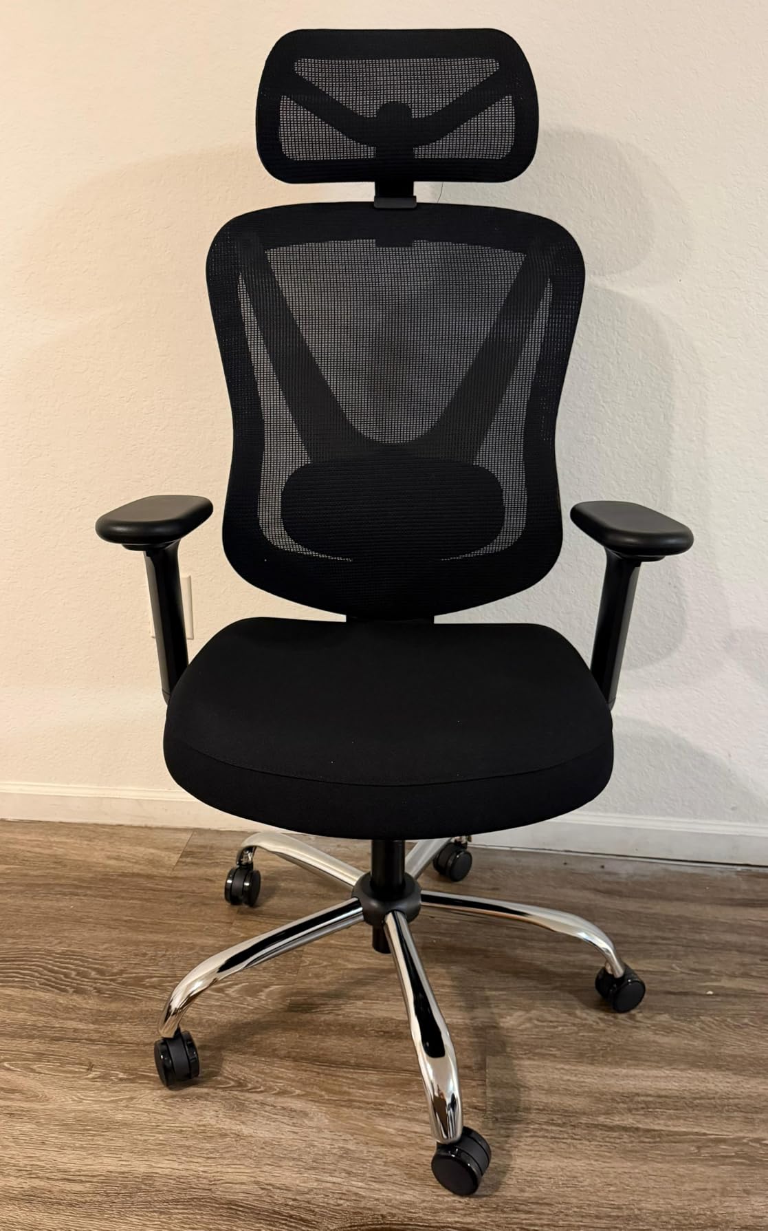 HOLLUDLE Ergonomic Mesh Office Chair 3D Adjustable Lumbar Support & 3D Armrests, V-Shaped Back, Adjustable Desk Chair for Office & Home, White customer photo 2