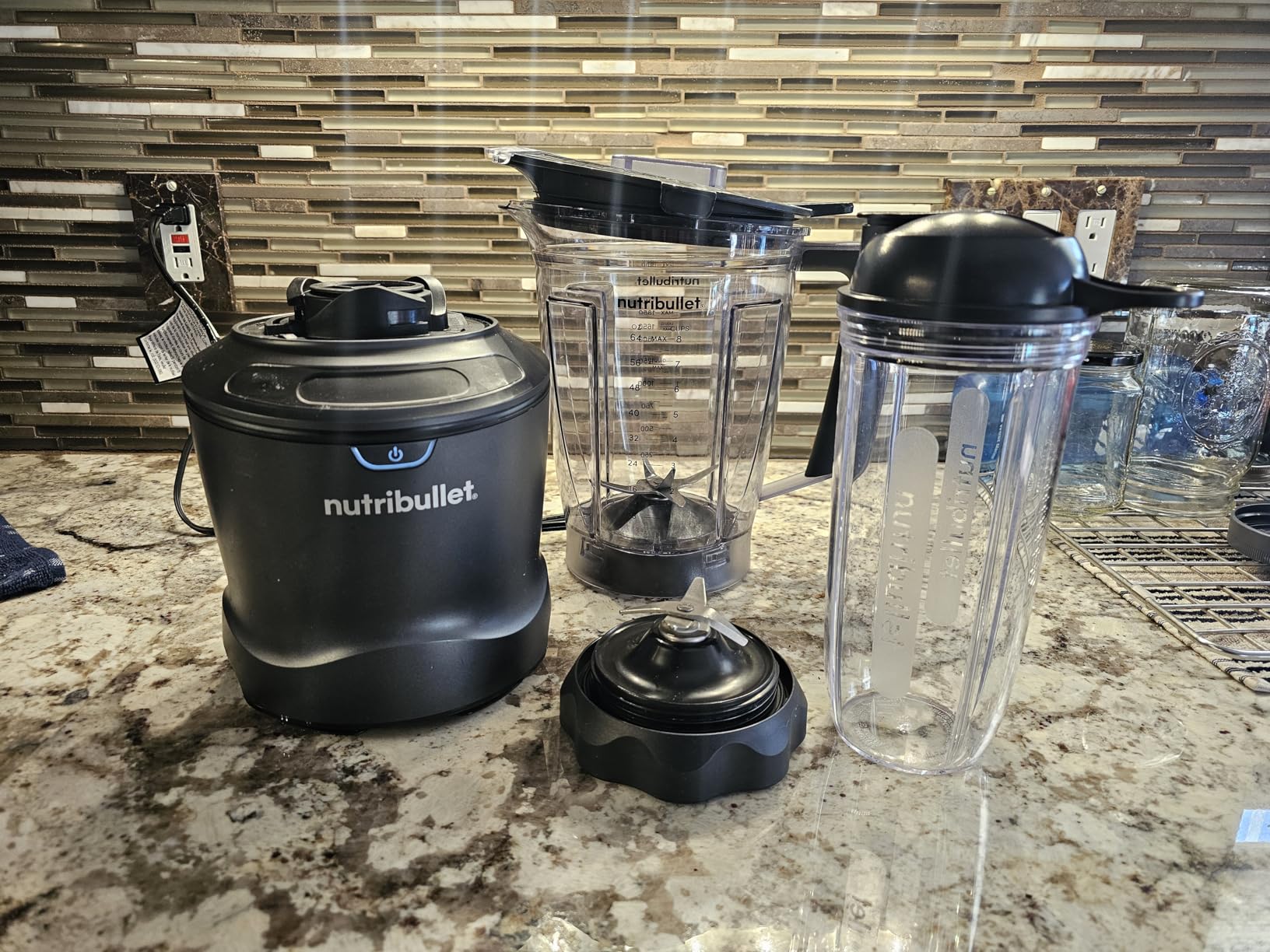 nutribullet SmartSense 5-speed, full-size blender, 1400 Watt- Gunmetal Gray customer photo 1