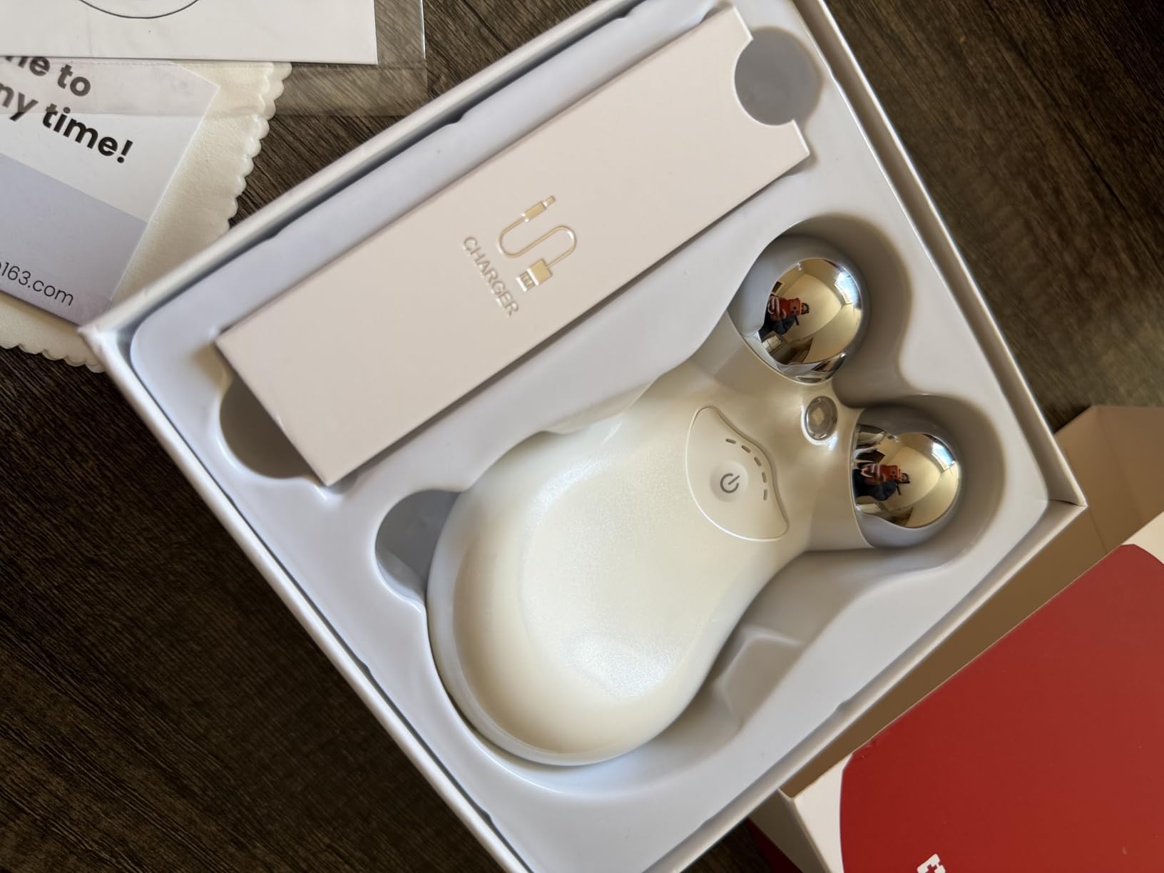 Microcurrent Facial Device,Latest Red Light Technology,Enhances The Ability to Lift The Face and Tighten The Skin,Facial Wrinkle Equipment,Smart Photon Micro-Current Device, Model:EP-300. customer photo 1