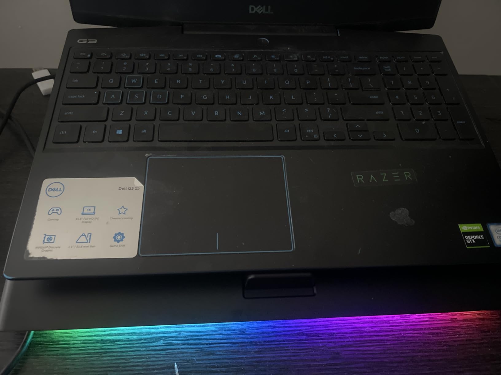 Razer Laptop Cooling Pad: Adaptive Smart - Intelligent Fan Control - Airtight Pressure Chamber - Fits Most Laptops & Macbooks 14