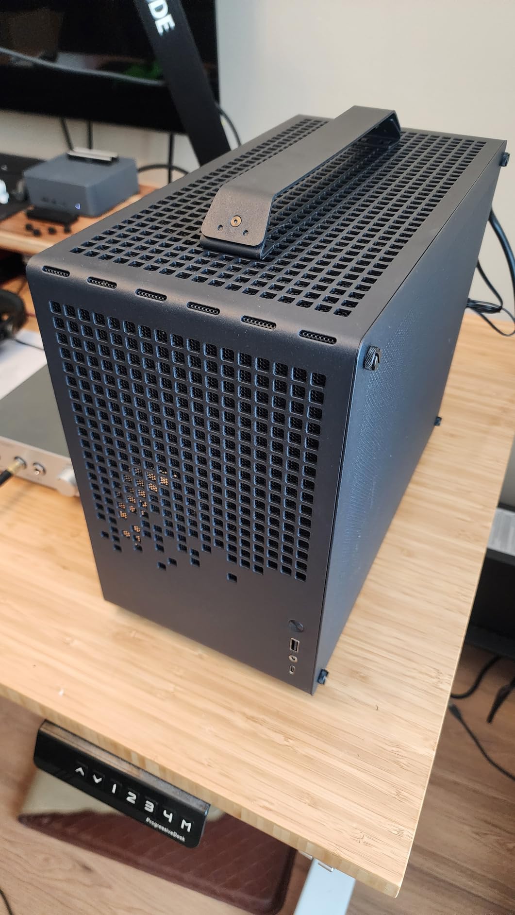 JONSBO/JONSPLUS Z20 Mesh Black Micro-ATX Mini Tower PC Case,with Detachable Carrying Handle, Mini Size, High-Performance Hardware Compatible, Support 240AIO, H160mm Cooler, Black customer photo 2