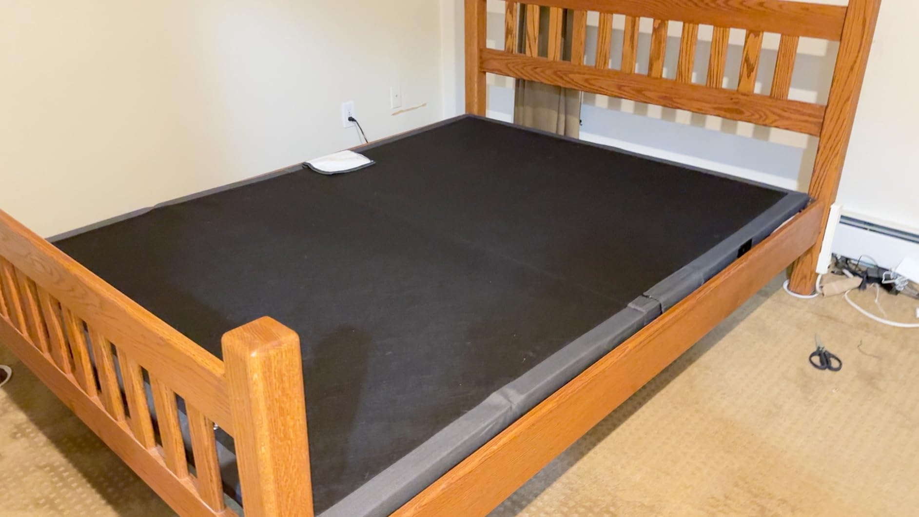Amada Queen Adjustable Bed Frame with Massage, Head & Foot Incline, Wireless Remote, 4 Built-in USB Ports, LED Night Light, 4 Height-Adjustable Legs, Electric Bed Base customer photo 2