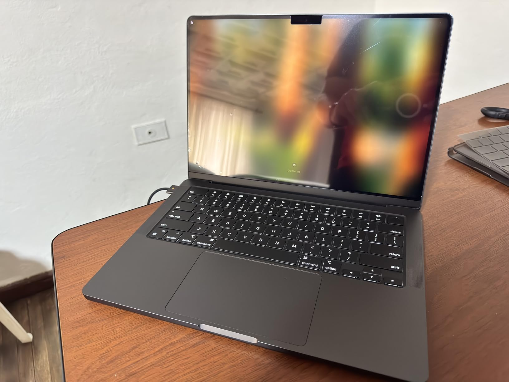 Apple 2024 MacBook Pro Laptop with M4 Pro, 12-core CPU, 16-core GPU: 14.2-inch Liquid Retina XDR Display, 24GB Unified Memory, 512GB SSD Storage; Space Black customer photo 2
