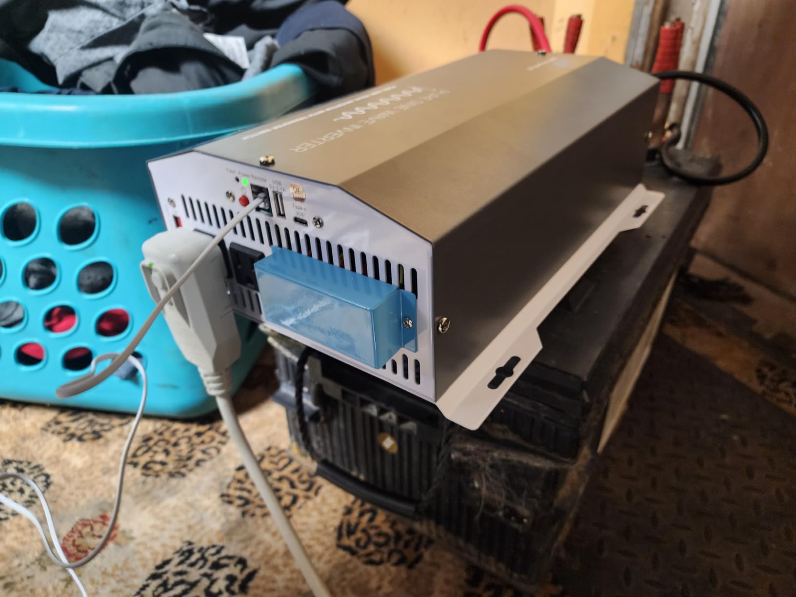2500W Pure Sine Wave RV Inverter with Built-in ATS, 12V DC to 110V/120V AC Converter, 5000W Peak, Shore Power Automatic Bypass, 2 AC Outlets, USB & Type-C, LCD Remote Control customer photo 1