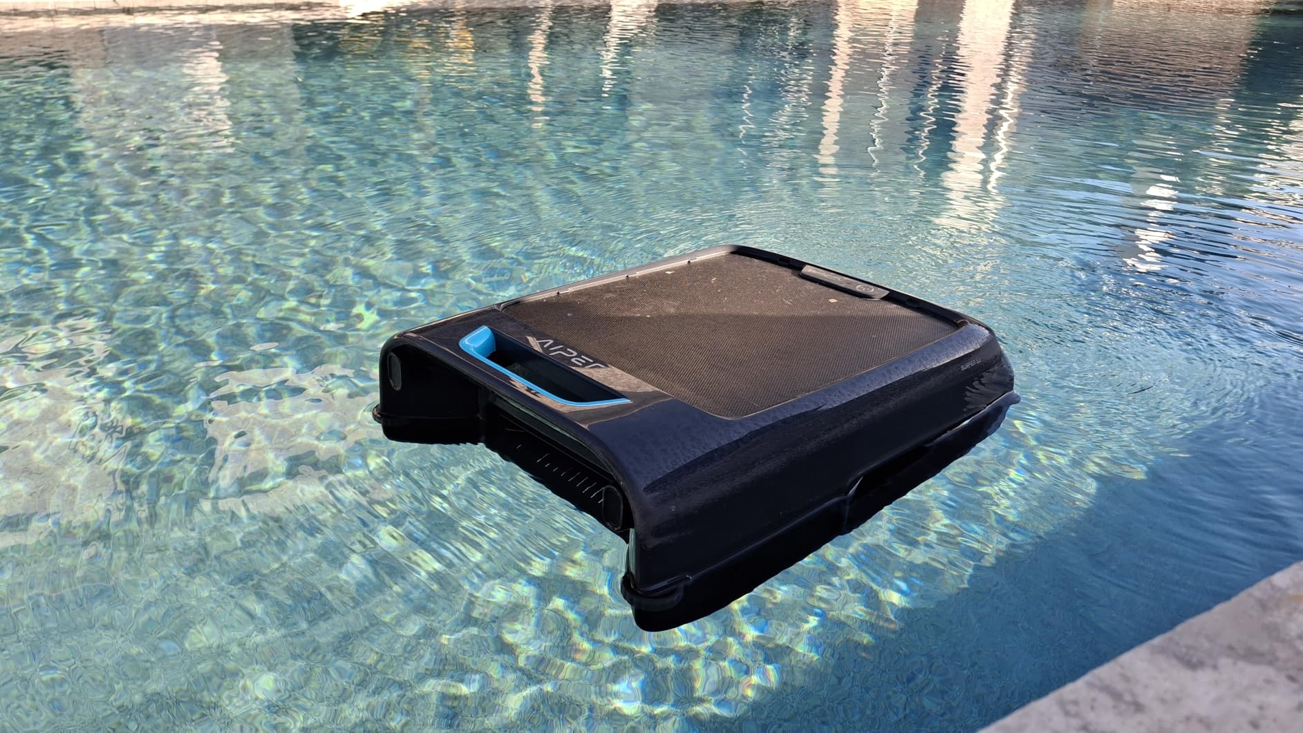 AIPER EcoSurfer S2 Solar Powered Pool Surface Skimmer Robot with APP Support, 24/7 Continuous Cleaning, Dual Charging Modes, Smart Obstacle Avoidance, 150-um Filtration, OTA Upgrade customer photo 2