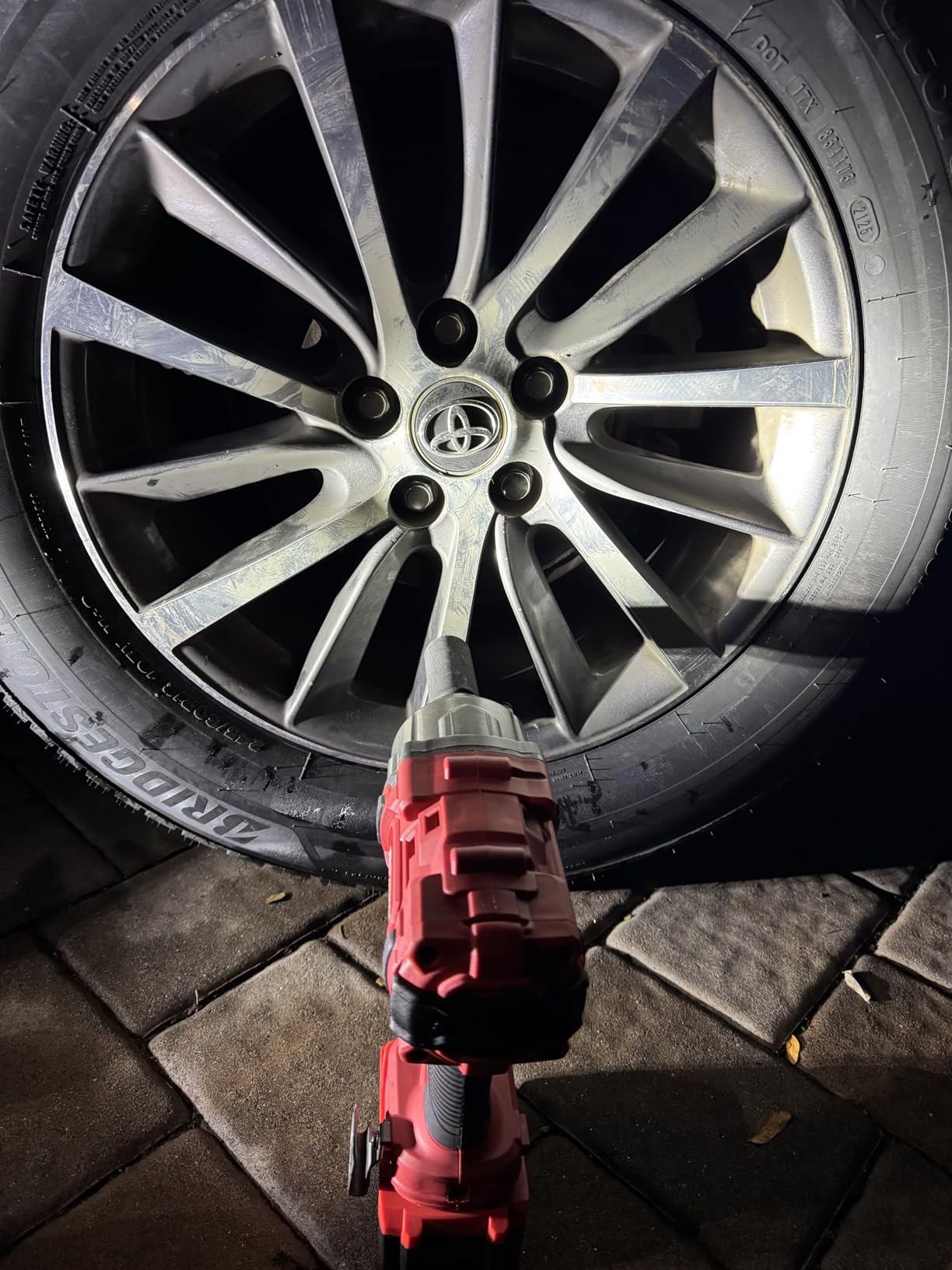 Alloyman Cordless Impact Wrench, 1475Ft-lbs (2000N.m) 1/2 High Torque Brushless Impact Gun, 20V Power Impact Driver, 4000mAh Battery,3 Sockets, Brushless Motor Variable Speeds for Car/Truck RV/Mower customer photo 2