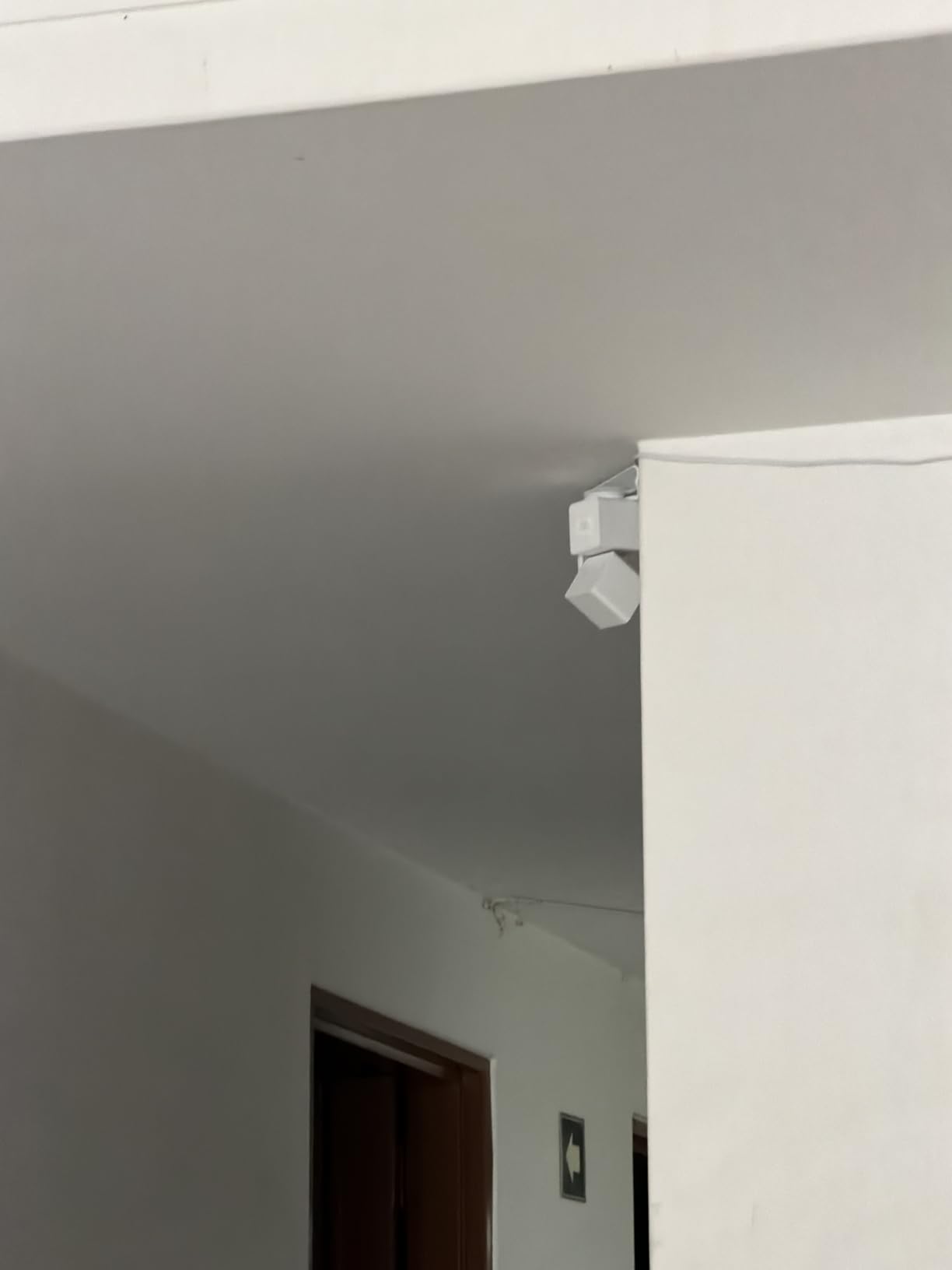 WYZE Duo Cam Pan Indoor/Outdoor IP65 2K 360° Pan/Tilt Smart Home Security Camera with Color Night Vision, Compatible with Alexa & Google Assistant, White customer photo 2
