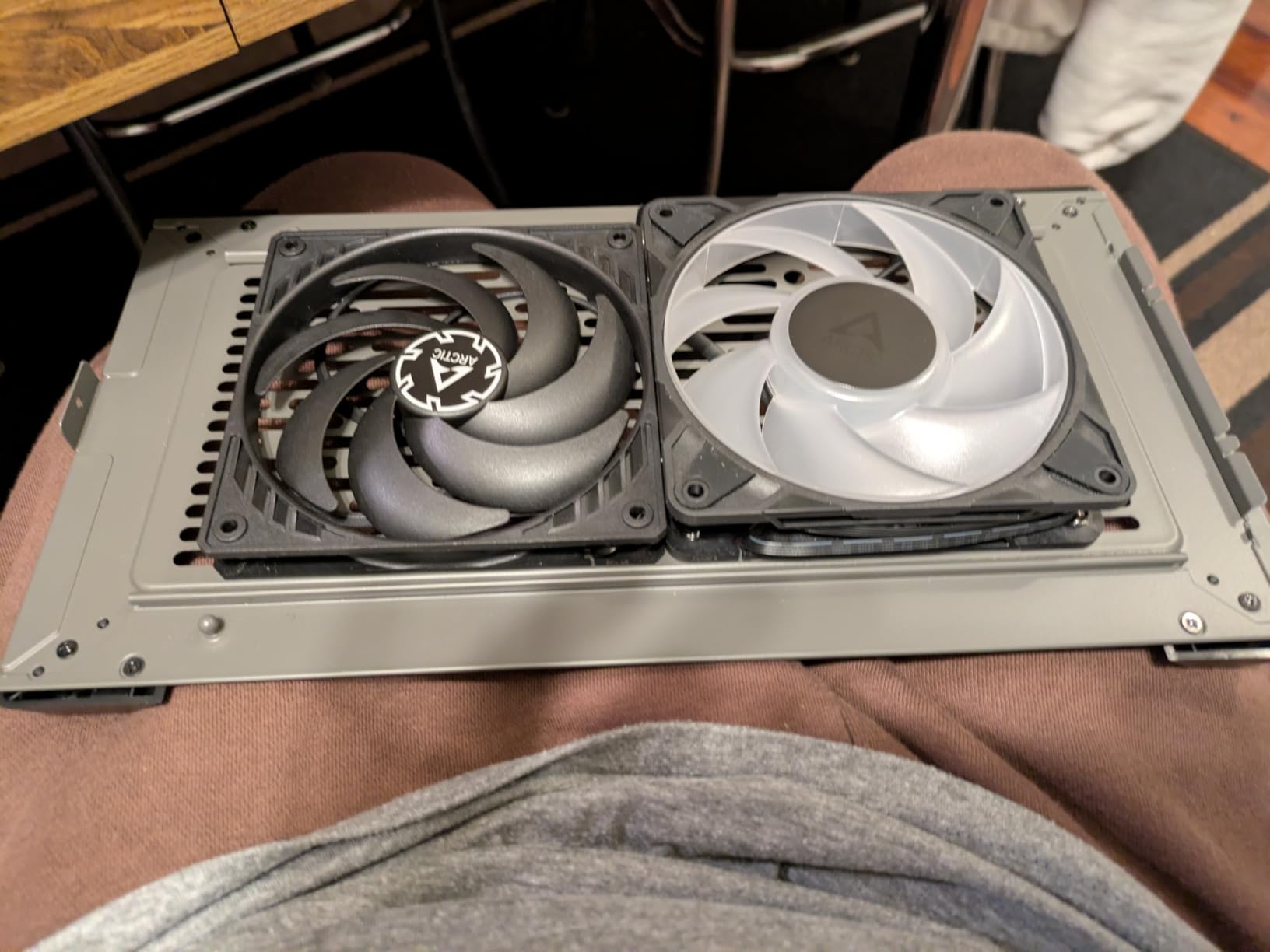 ARCTIC P14 Pro A-RGB (Black) - Powerful Premium Fan, 140 mm PWM Fan with Y-Cable Splitte, 400-2500 RPM, 0 RPM <5% PWM, 5V Digital RGB, Fluid Dynamic Bearing - Black customer photo 2