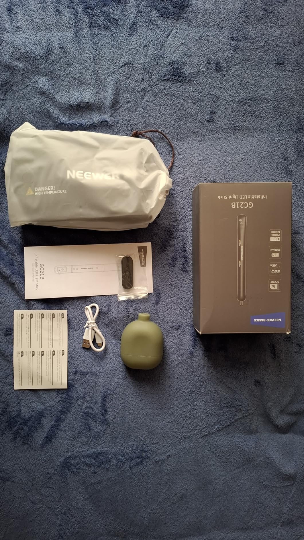 NEEWER Basic 21W Handheld LED Fill Light 35.5