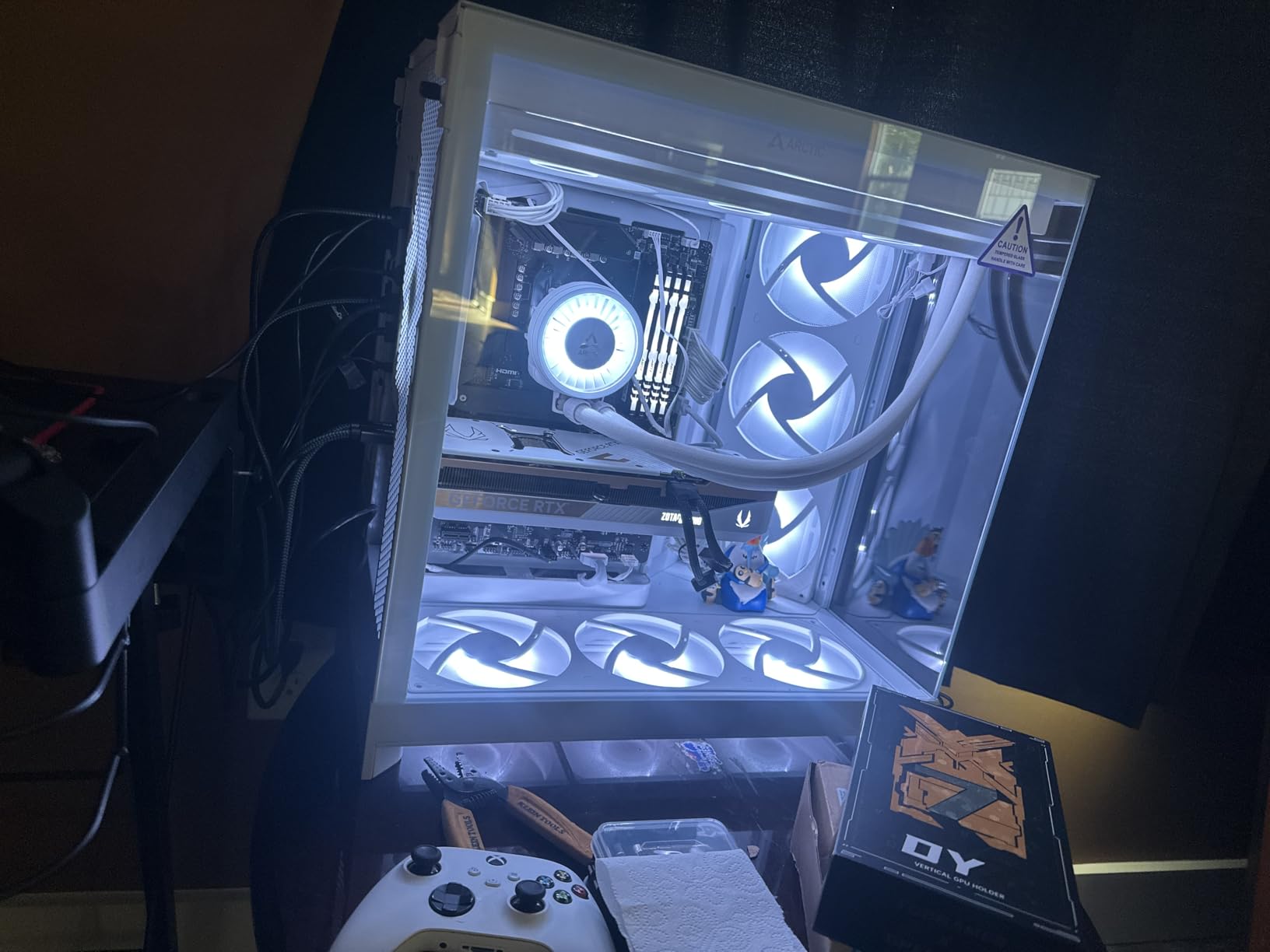 NZXT H9 Flow RGB+ (2025) - Large Dual-Chamber ATX Mid-Tower Airflow PC Case - Includes 7 RGB Fans (6 x 140mm, 1 x 120mm) & Control Hub - 420mm Radiator Support - Back-Connect Ready - Black customer photo 1