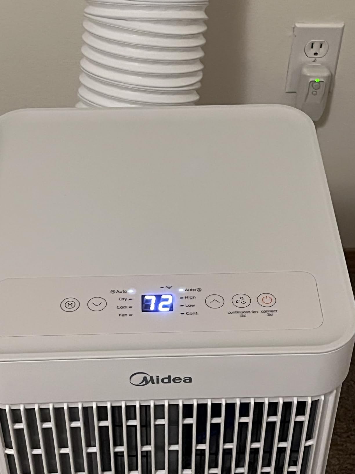 Midea 10,000 BTU ASHRAE (7,100 BTU SACC) Portable Air Conditioner, Smart Control, Cools up to 300 Sq. Ft., with Dehumidifier & Fan mode, Easy-to-use Remote Control & Window Installation Kit Included customer photo 1