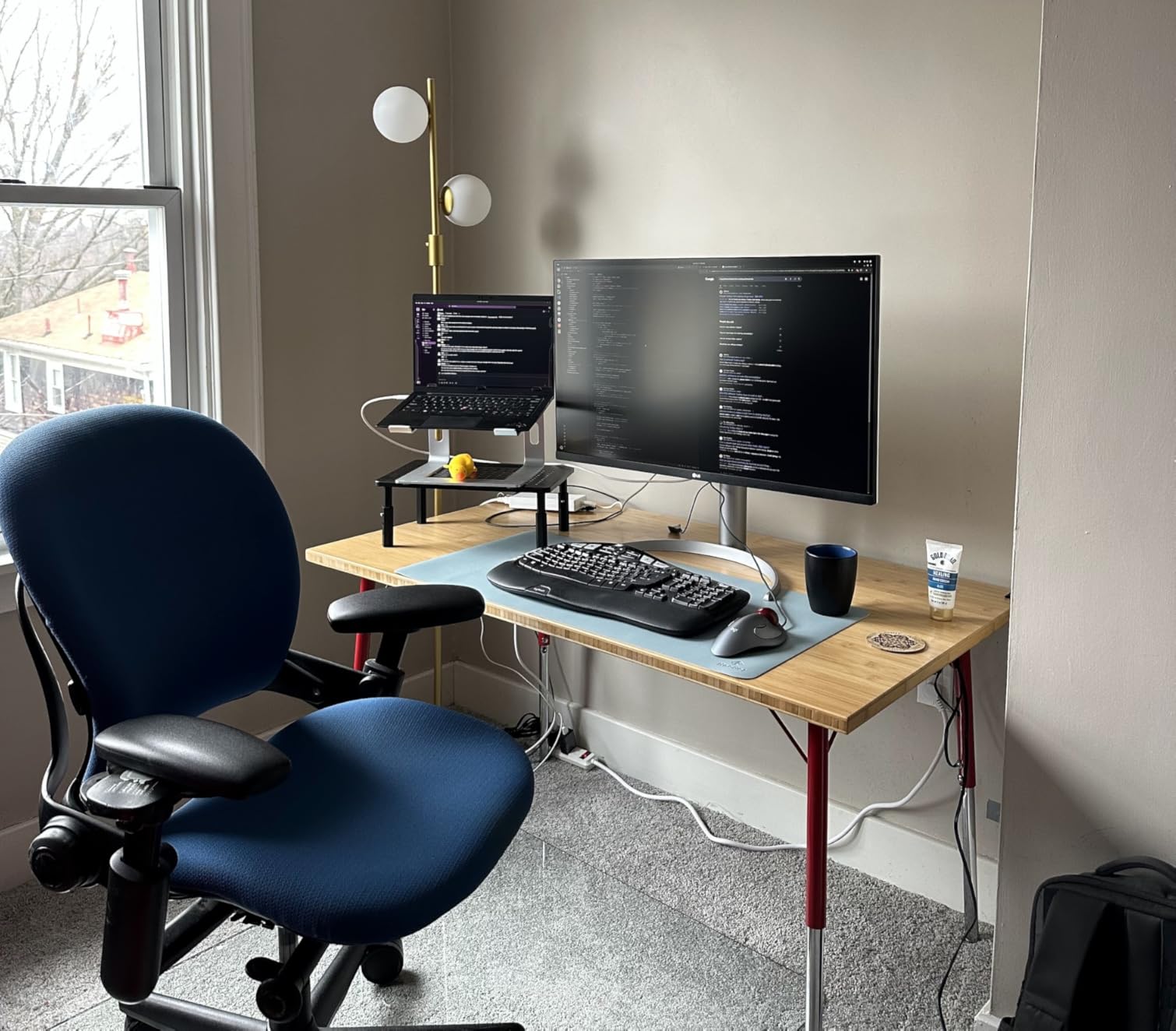 LG 32UP83AK-W 32-inch Ultrafine 4K UHD (3840 x 2160) IPS Computer Monitor, HDR10, USB Type-C 60W PD customer photo 2