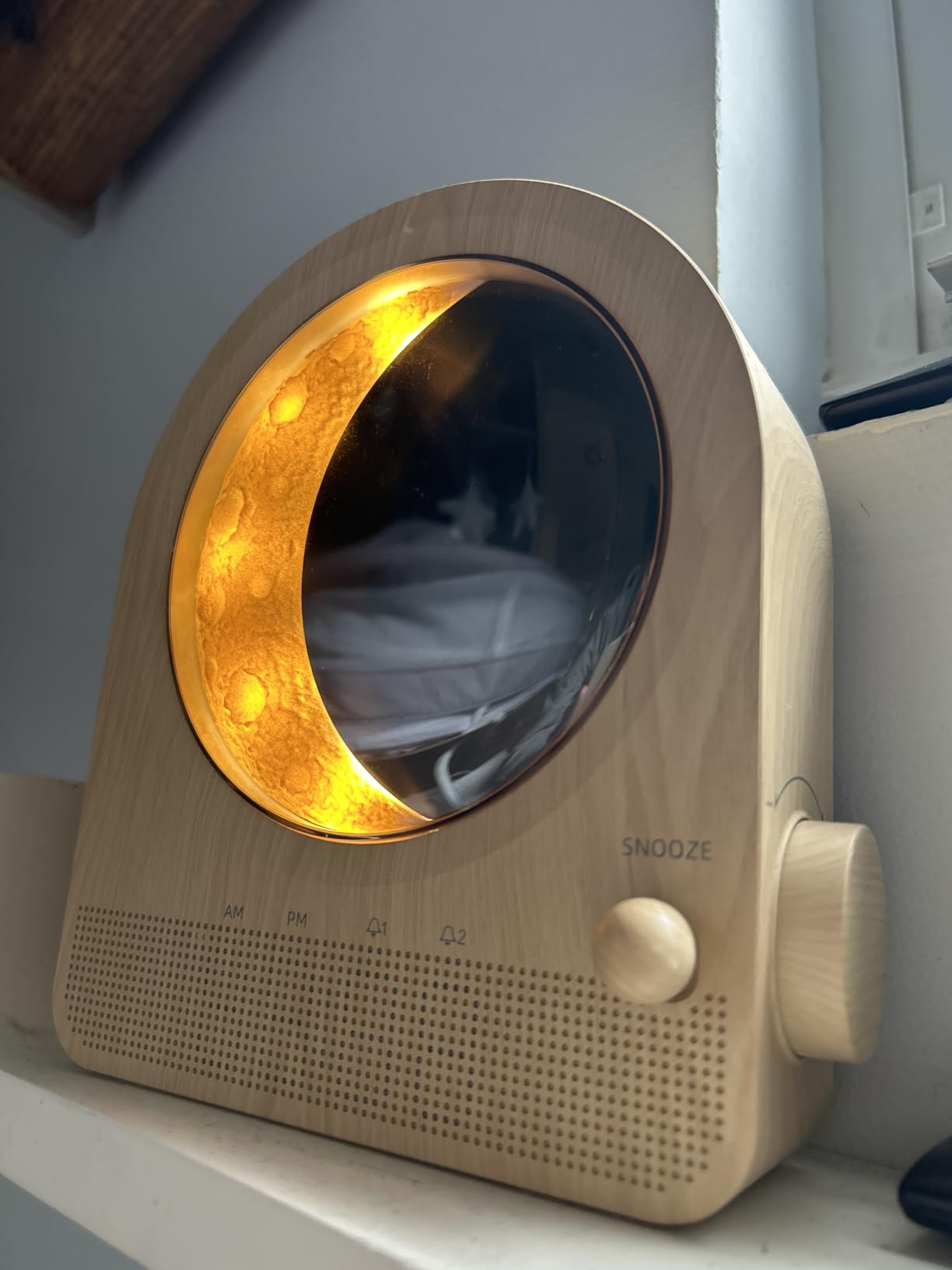 Sunrise Alarm Clocks for Bedrooms, Stepless Dimmable Moon Lamp Dual Alarm Clock with 12Levels Volume for Heavy Sleepers, 10 Natural Sounds with 30/60/90mins Timer, Gifts for Women customer photo 1