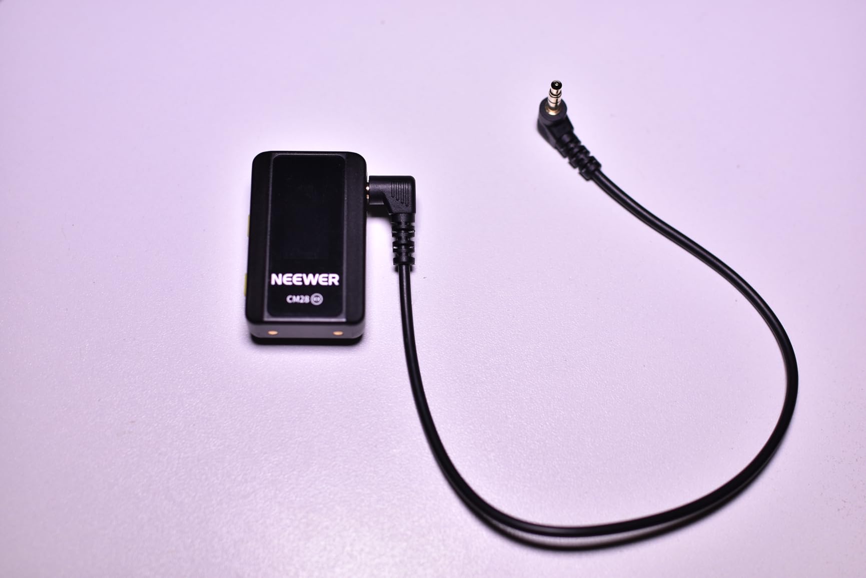 NEEWER CM28 PRO Wireless Lavalier Lapel Microphone System with Charging Case 48KHz 16 Bit Uncompressed Audio Noise Canceling 4GB Storage 9Hrs Recording Compatible with iPhone iPad Android Camera PC customer photo 1