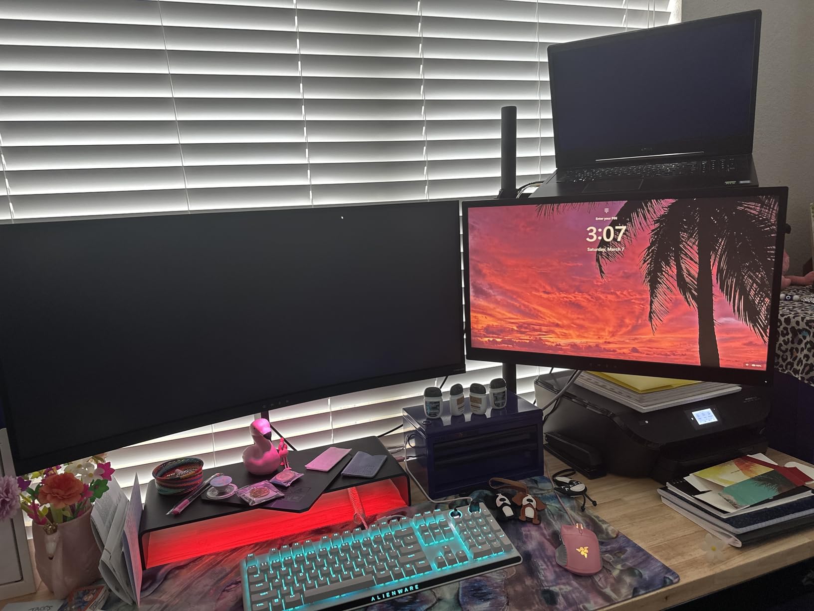 Razer Monitor Stand Chroma: 4 Port Hub - USB A 3.2, USB C 3.2, HDMI 2.0 - Ergonomic Height - Durable Aluminum Supports Up to 44 lbs - Organize Storage Shelf - Remappable RGB Buttons - Chroma RGB customer photo 2