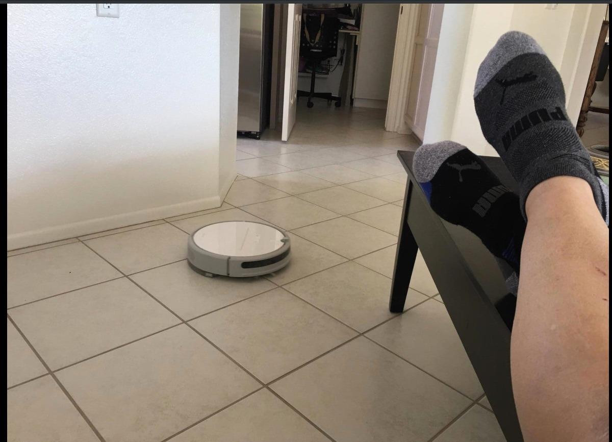 roborock Saros Z70 Robot Vacuum and Mop, OmniGrip Arm, AI-Powered, 22,000Pa Suction, 3.14'' Ultra Slim, FlexiArm Riser Technology, AdaptiLift Chassis, Obstacle Avoidance, Auto Mop Washing & Drying customer photo 1