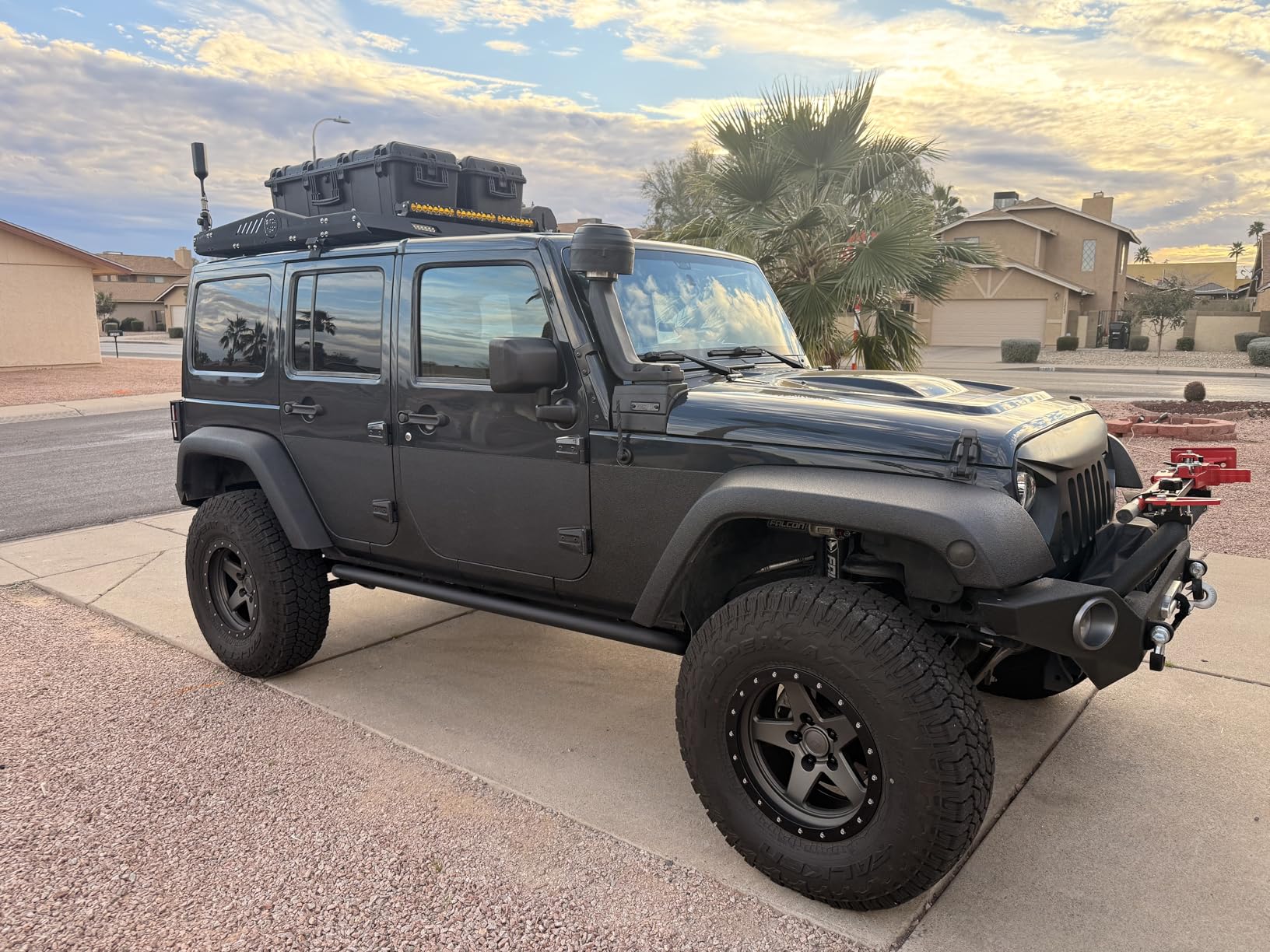 VEVOR Weatherproof Hard Case, Heavy Duty Protective Dry Box with Pre-Cut Foam, Wheels & Retractable Pull Handles for Travel, Hunt, Military, Tactical, IP67 Waterproof Case for Cameras(57x45x28) customer photo 1