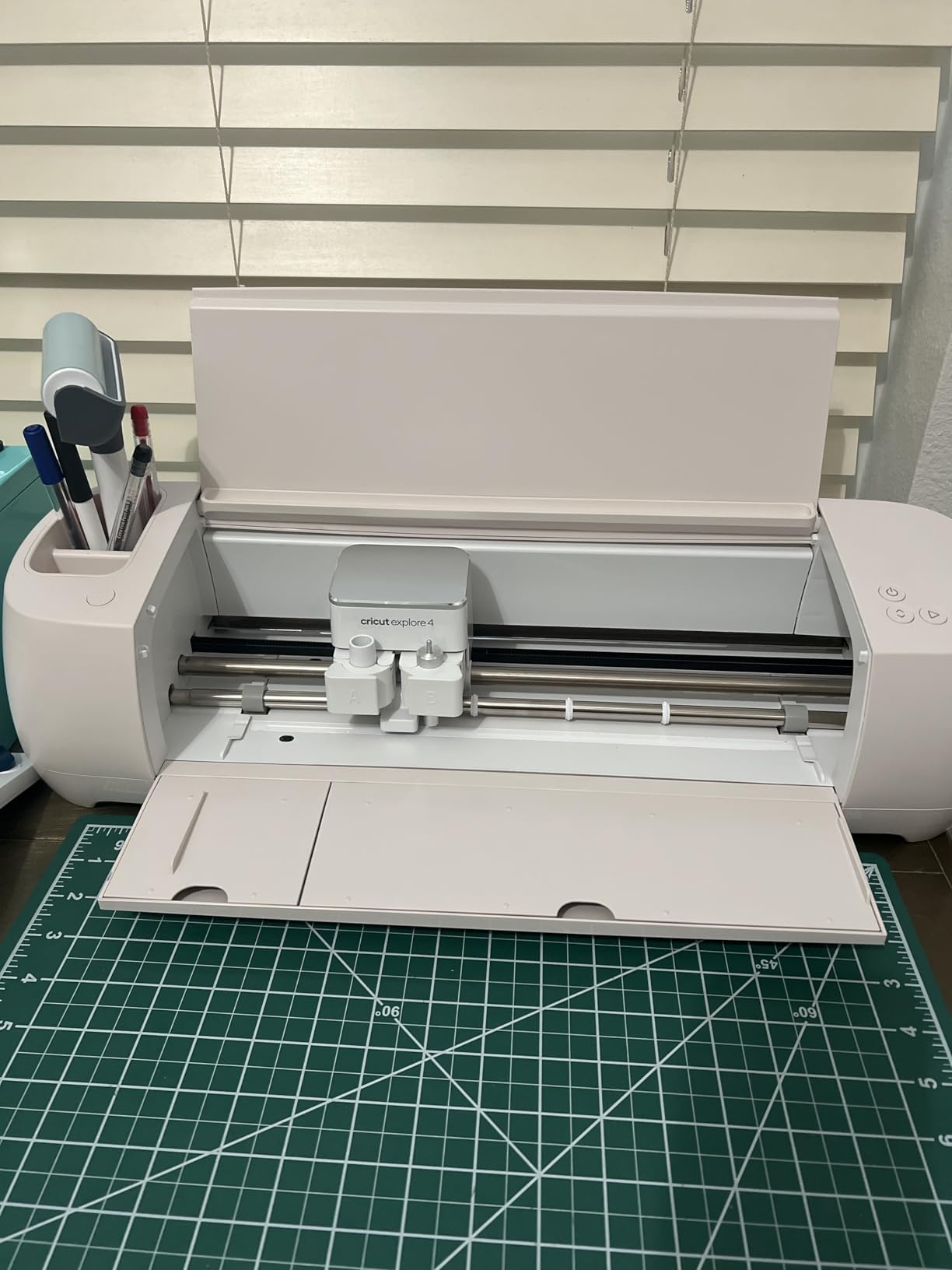 Cricut Explore 4 Machine with Vinyl and Iron-On Bundle - Beginner Friendly Craft Cutting Machine with Essential Materials, HTV and Adhesive Vinyl Variety Pack customer photo 2