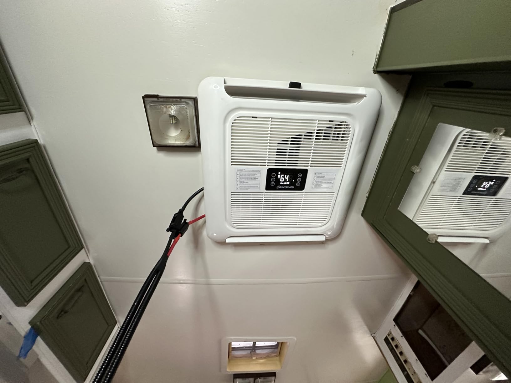 12V DC RV Air Conditioner 10000 BTU RV AC Unit Non-Ducted Rooftop RV Air Conditioners Portable Air Conditioner Quiet Cooling for RVs, Trailers, Fifth Wheel and Food Trucks customer photo 2
