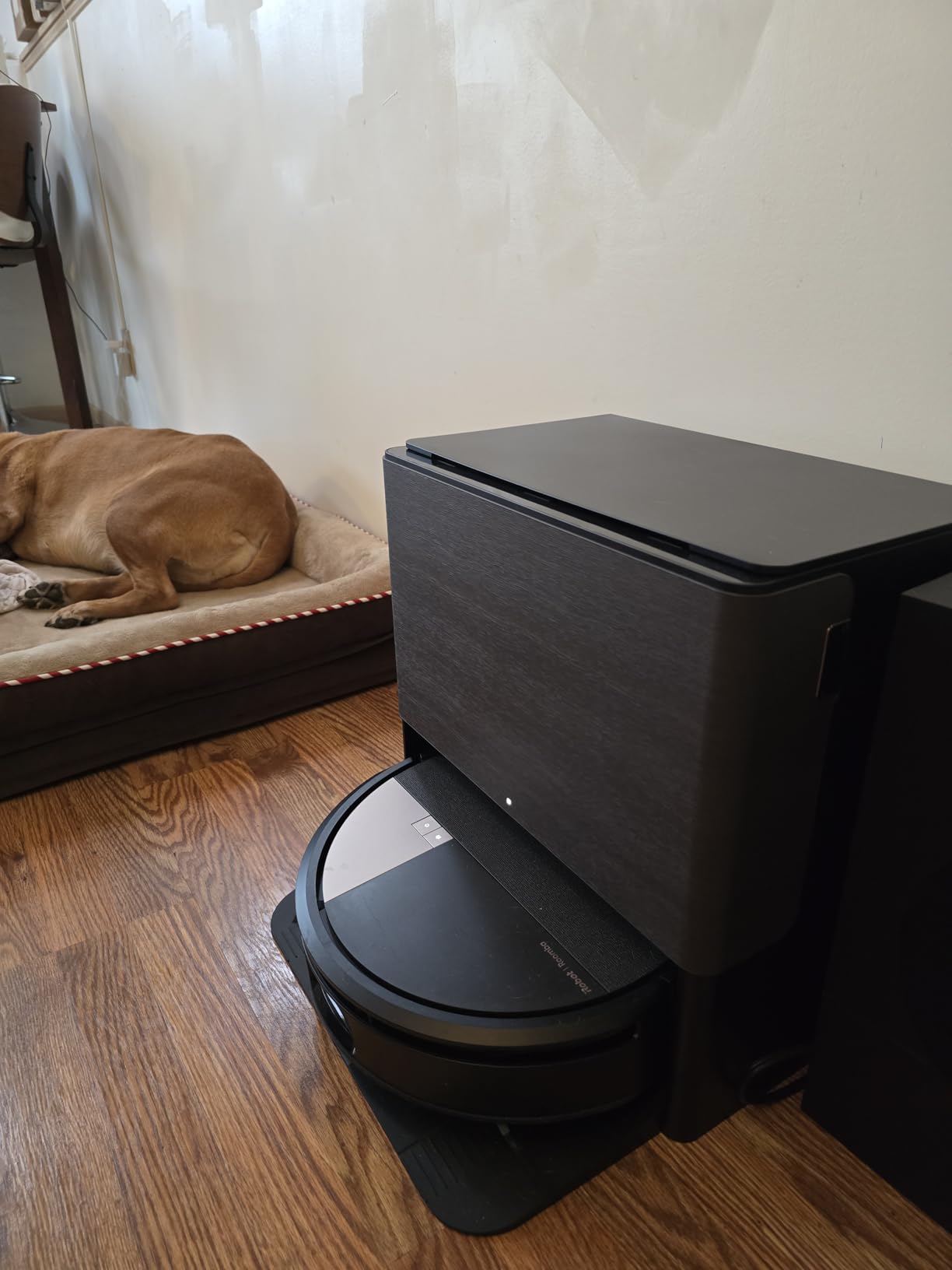 Roomba Max 705 Combo Robot Vacuum & Mop + AutoWash Dock - Extending Cleaning Roller Mop, Retractable Cover, Dual Brushes customer photo 1