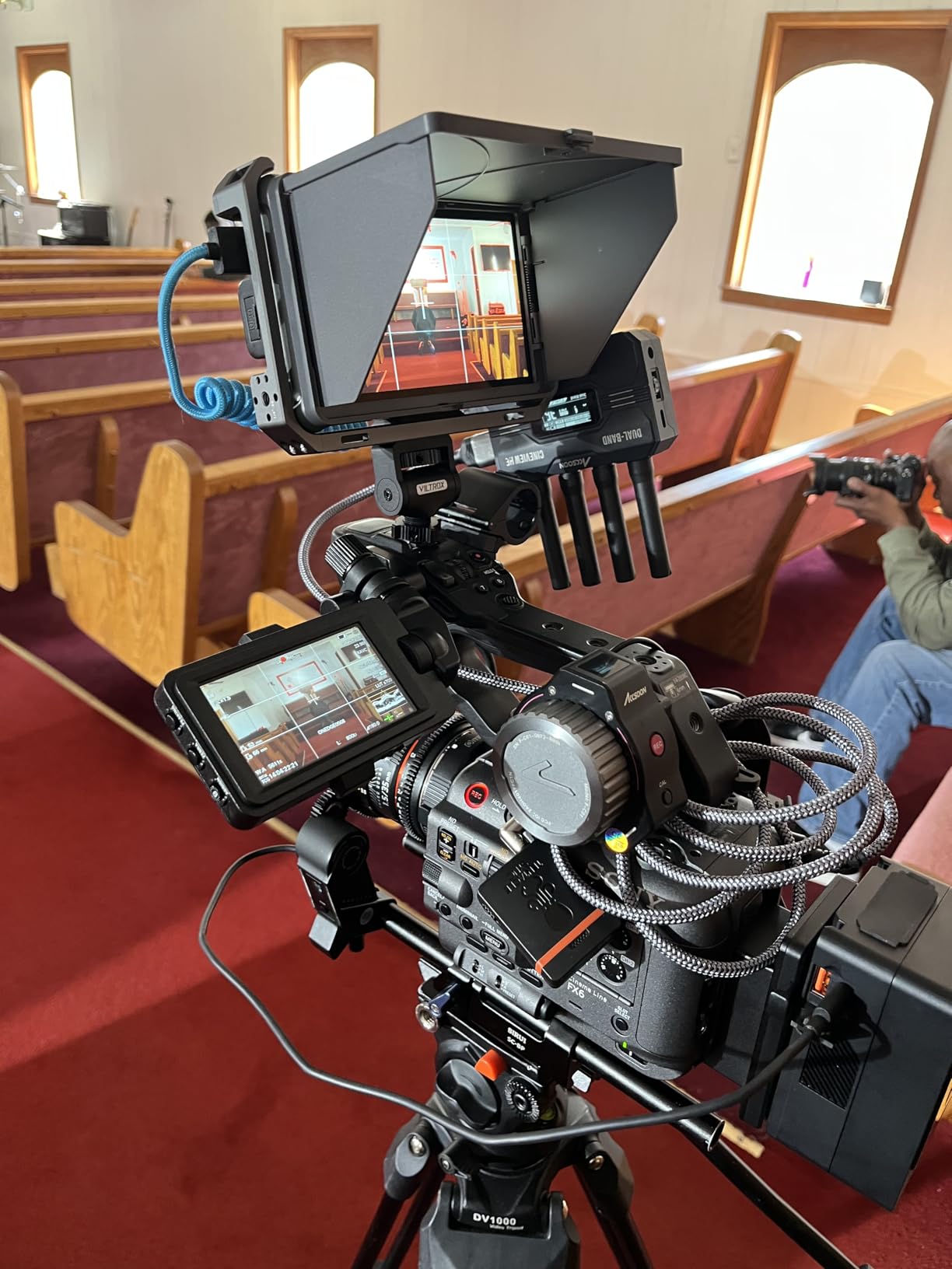 VILTROX DC-L2 7 inch SDI Camera Monitor, 1280x800 IPS HD Touch Screen Camera Field Monitor with 4K HDMI & SDI in/Out, 600 Nit, 3D LUT, Focus Peaking, Video Assist, Full Waveform, F550 Battery customer photo 1