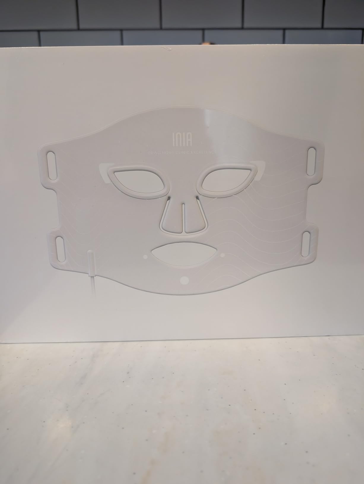 INIA Red Light Therapy Mask for Face - 4 Light Modes with 850nm NIR, Red & Blue LED Light Therapy, 2600mAh Rechargeable LED Face Mask for Radiant Glow at Home customer photo 2