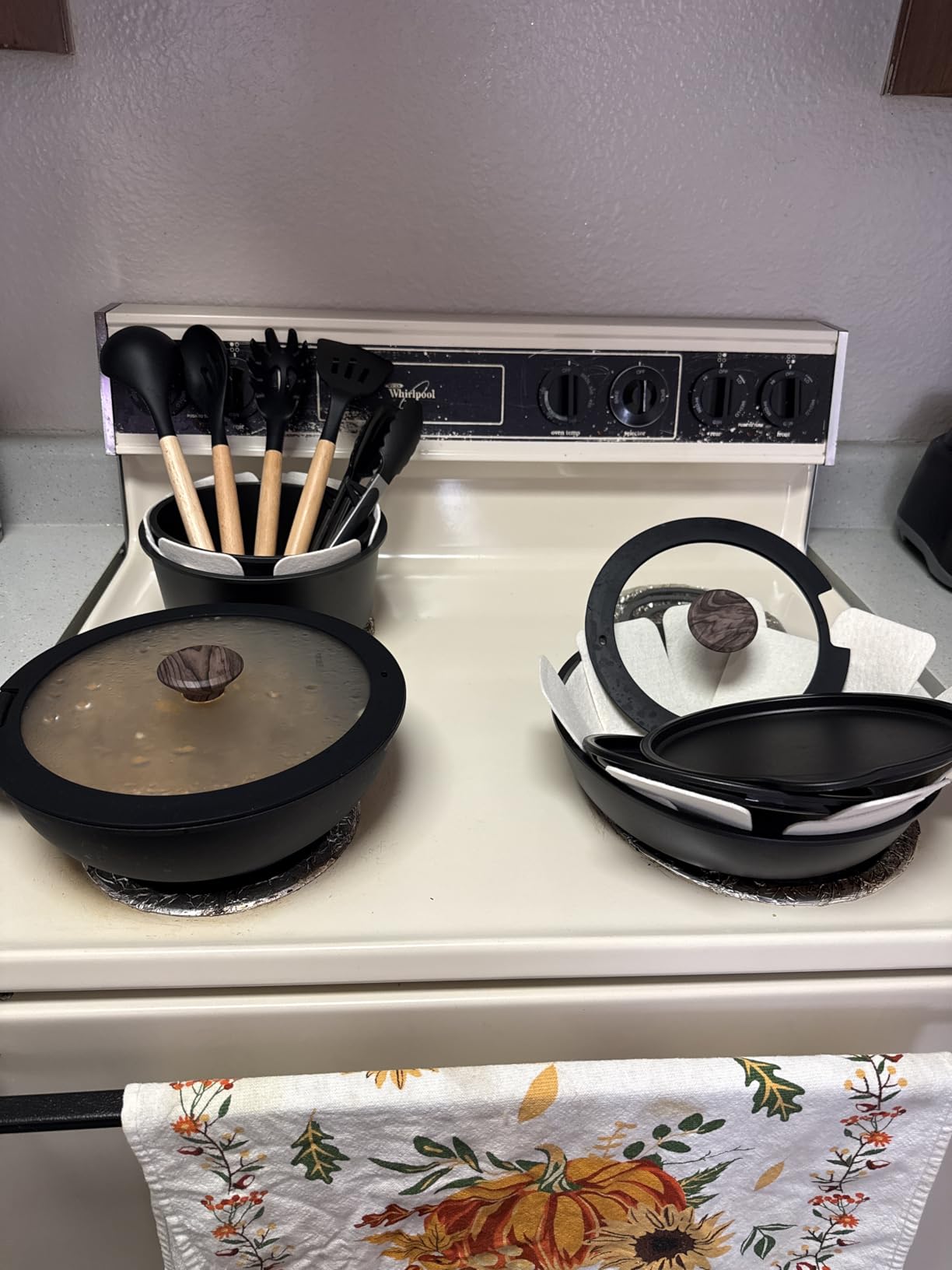 Astercook 21 Pcs Pots and Pans Set Non Stick, Ceramic Cookware Set Detachable Handle, RV Kitchen Cooking Set Removable Handles, Oven Safe, Induction Ready, Stackable, Black customer photo 1