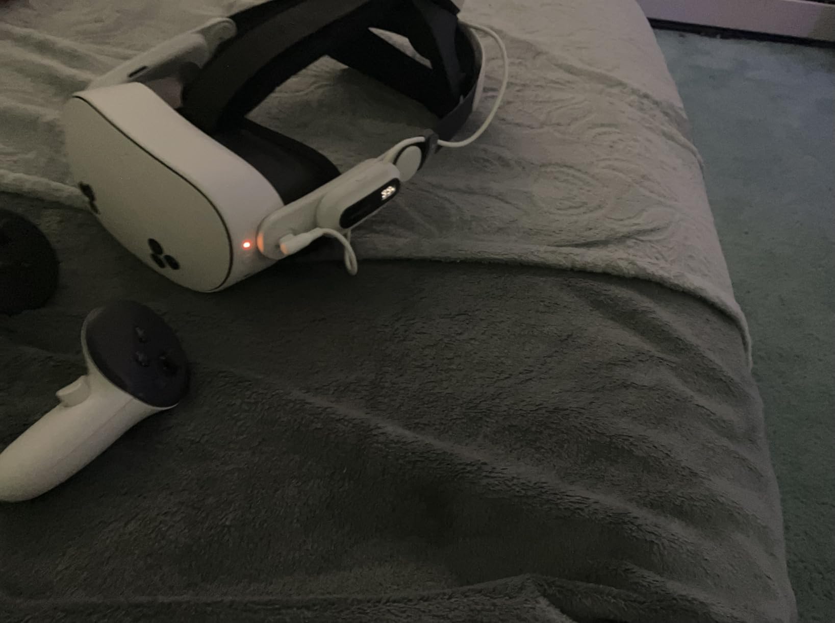Quest 3S 128GB | VR Headset - Thirty-Three Percent More Memory - 2X Graphical Processing Power - Virtual Reality Without Wires - Access to 40+ Games with a 3-Month Trial of Meta Horizon+ Included customer photo 1