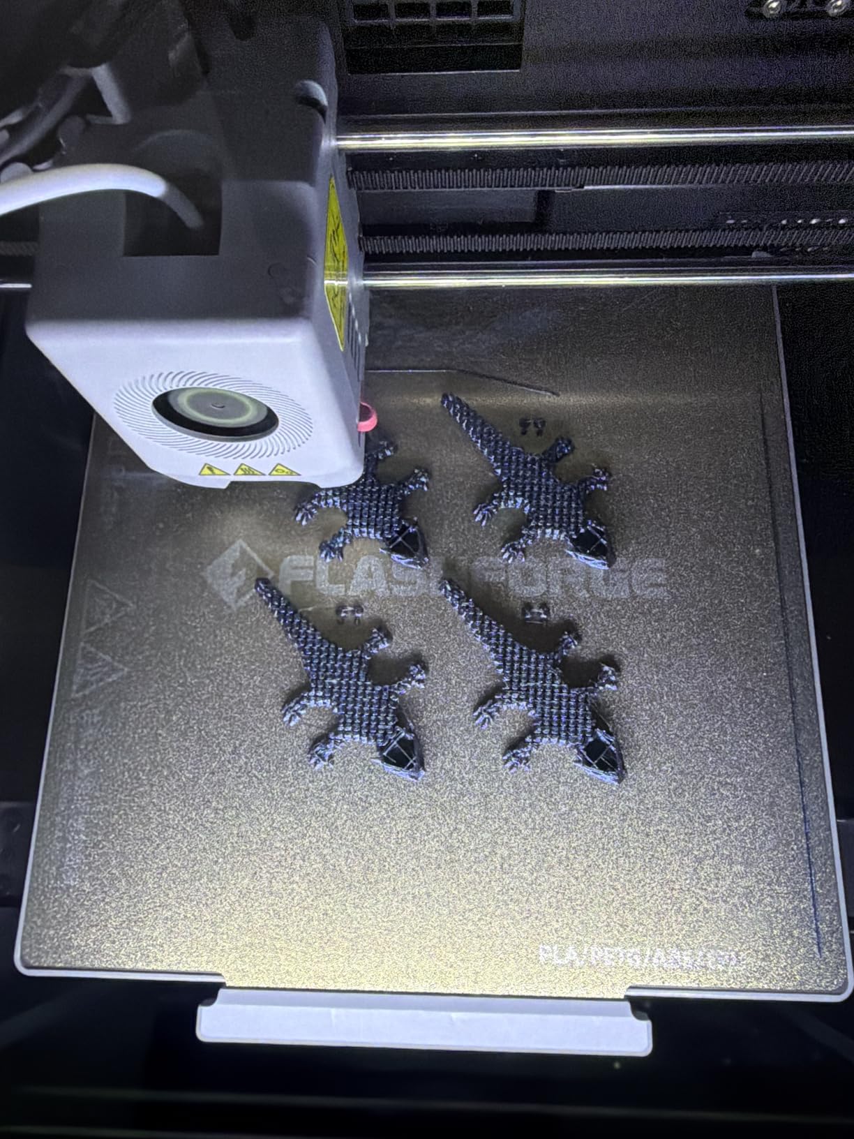 FLASHFORGE AD5M Pro 3D Printer, CoreXY 600 mm/s Printing Speed, 0.4 & 0.6mm 3s Quick-Swap 280°C Nozzles, 1-Click Auto Leveling, Fully Enclosed, 220x220x220mm Build Volume customer photo 1