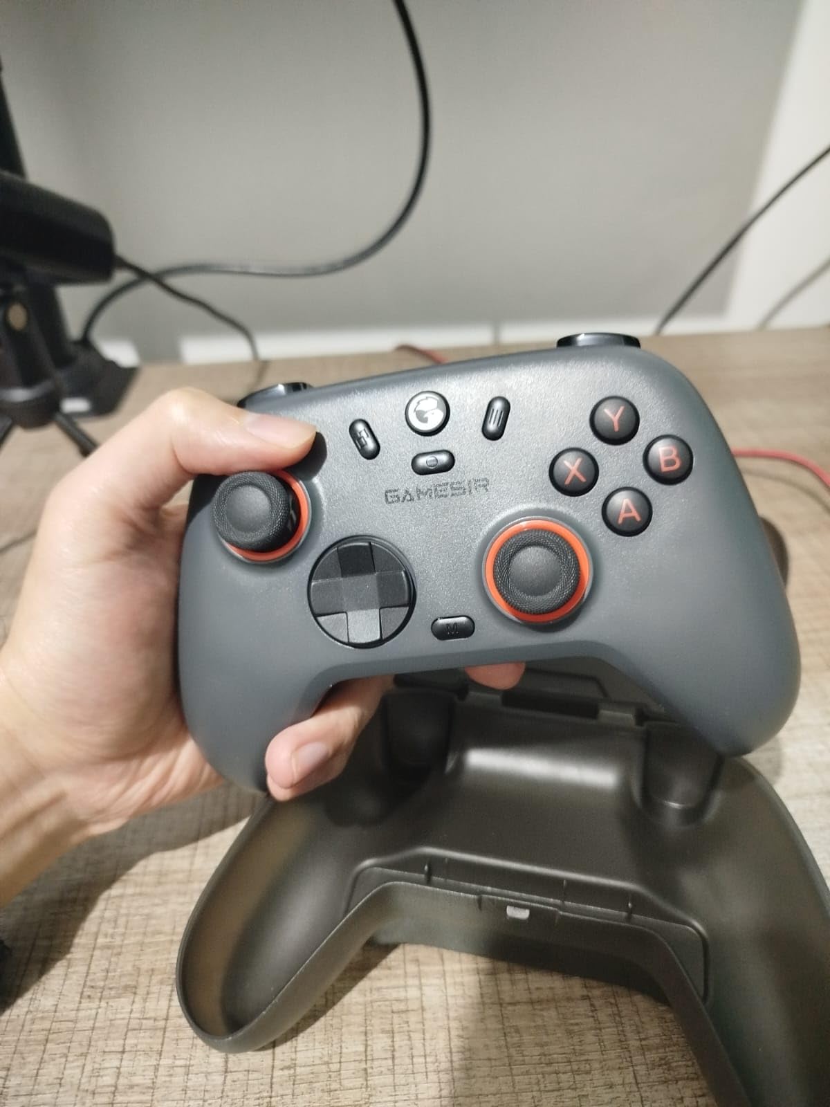 GameSir Nova Lite 2 Wireless PC Controller with Hall Effect Joysticks & Triggers, 2.4G & Wired 1000Hz Polling Rate customer photo 1