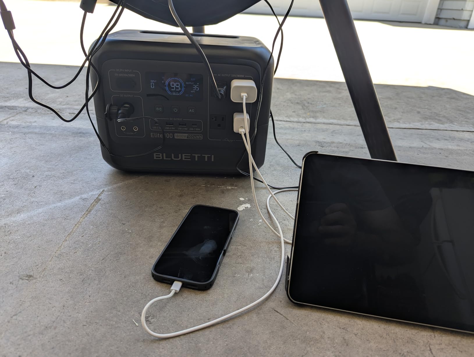 BLUETTI Elite 100 V2 Portable Power Station, 1024Wh LFP Battery Backup w/ 4 1800W AC Ports (3600W Surge), 35% Smaller, Fast Charge and UPS Solar Generator for Camping, Road Trip, Outages, Home Backup customer photo 1