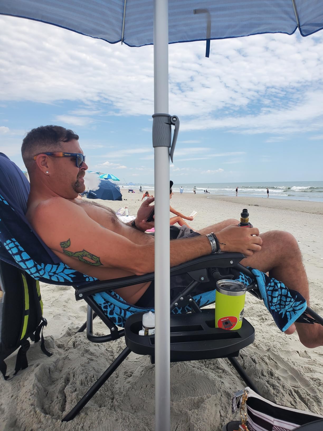 T0MMY BAHAMA 8 ft Beach Umbrella with wind vent and sand anchor customer photo 1