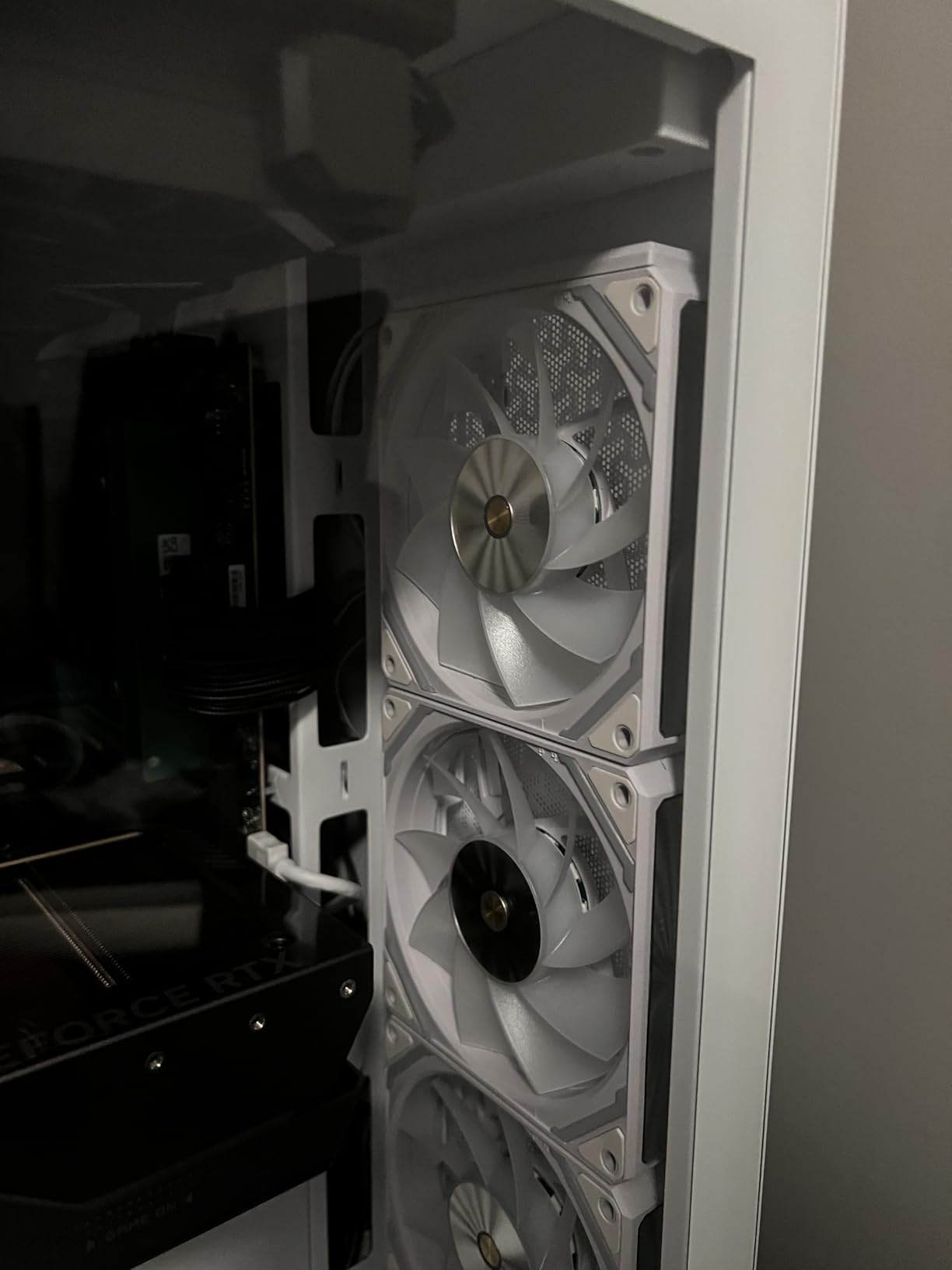 Thermalright TL‑M12QR X3 120mm Reverse Blade PC Case Fans, 1500RPM Airflow, ARGB Daisy‑Chain, Infinity‑Mirror Lighting, 3‑Pack customer photo 1