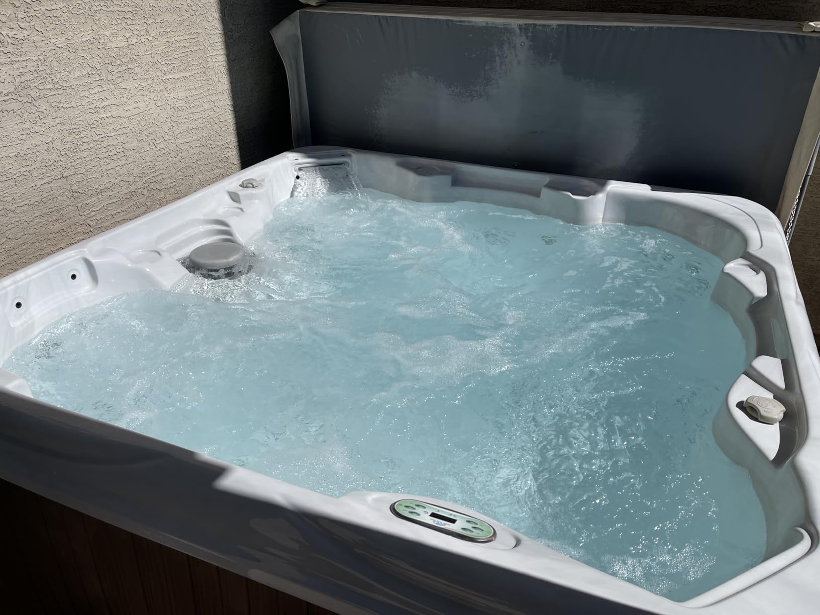 Oh Yuk 5-in-1 Weekly Hot Tub Care - All-in-One Spa Cleaner, Clarifier, Conditioner - Helps Control pH Balance & Combats Buildup - Hot Tub Chemicals for All Types Including Inflatable & Portable -16oz customer photo 1
