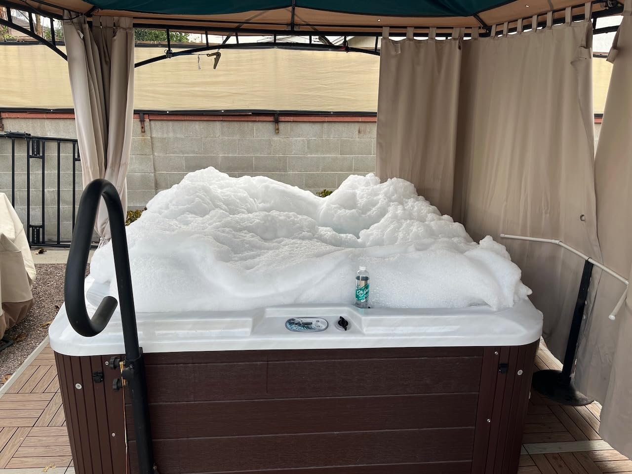 Oh Yuk 5-in-1 Weekly Hot Tub Care - All-in-One Spa Cleaner, Clarifier, Conditioner - Helps Control pH Balance & Combats Buildup - Hot Tub Chemicals for All Types Including Inflatable & Portable -16oz customer photo 2