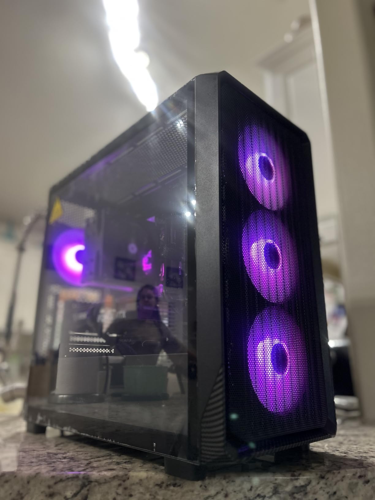 Montech X5- ATX Mid-Tower Gaming PC Case, High Airflow, 3X 140mm and 1x 120mm ARGB Fans Pre-Installed, Glass Side Panel, Carbon Print Accents, GPU Holder Included, White customer photo 1