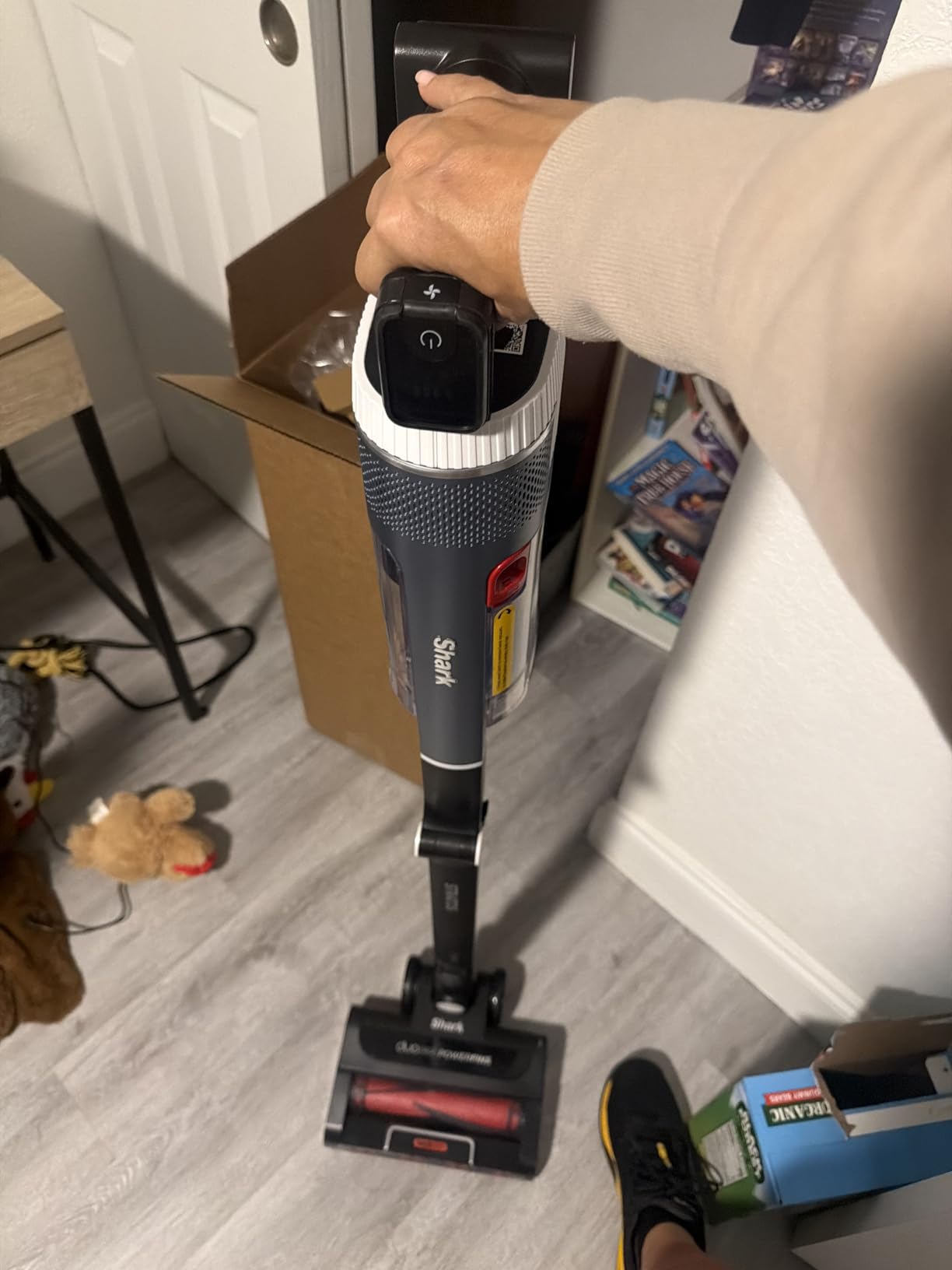 Shark Freestyle Max SV2002 Cordless Upright Vacuum with Multi-Surface Cleaning & LED Headlights customer photo 1