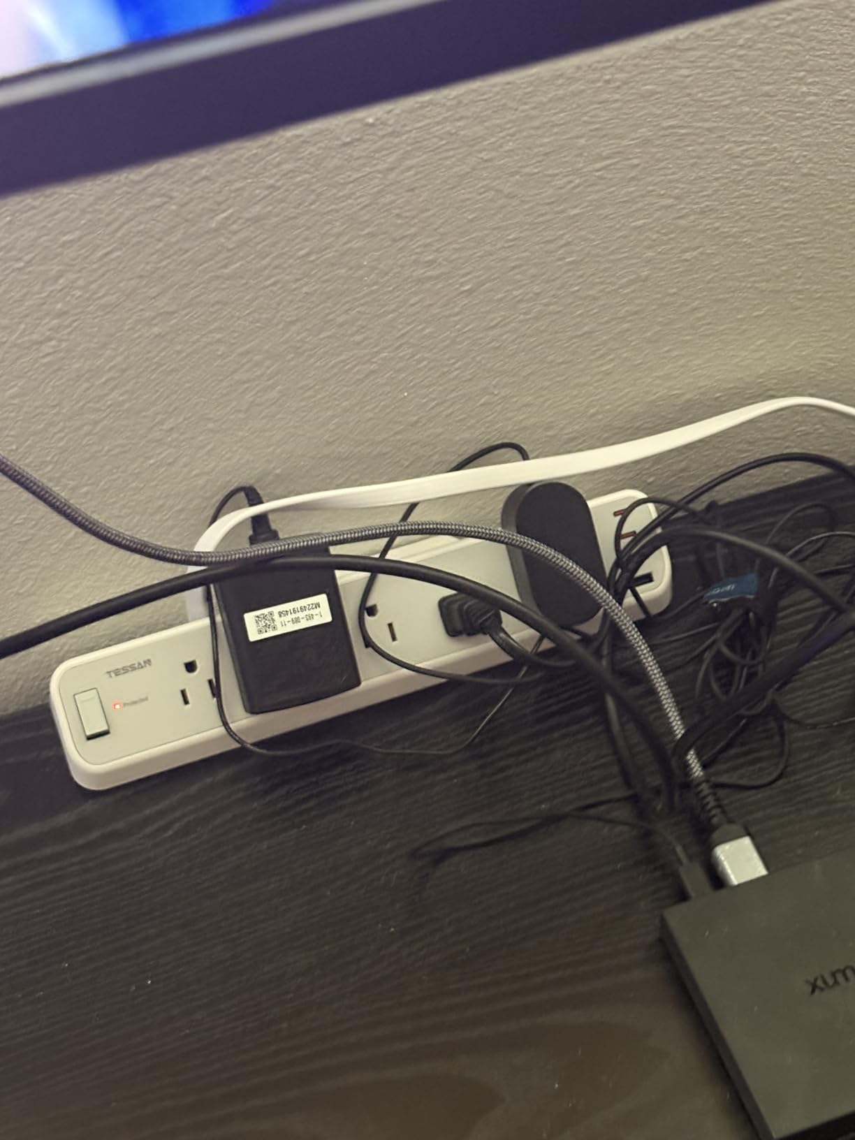 Desk Clamp Power Strip 10 Ft, TESSAN 2100J Surge Protector Desk Charging Station, 5 Outlets with 4 USB Ports (2 USB C), Flat Plug Extension Cord with Multiple Outlets for Gaming Home Office Dorm Room customer photo 1